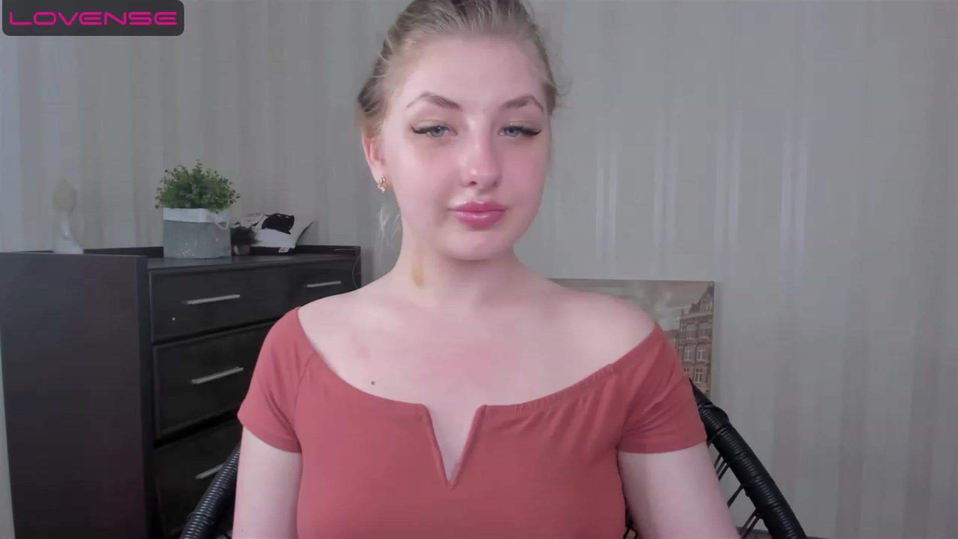 Gallery image thumbnail from WhitePerl's myfreecams stream on, 05/22/2023, 19:48 image 1 of 20