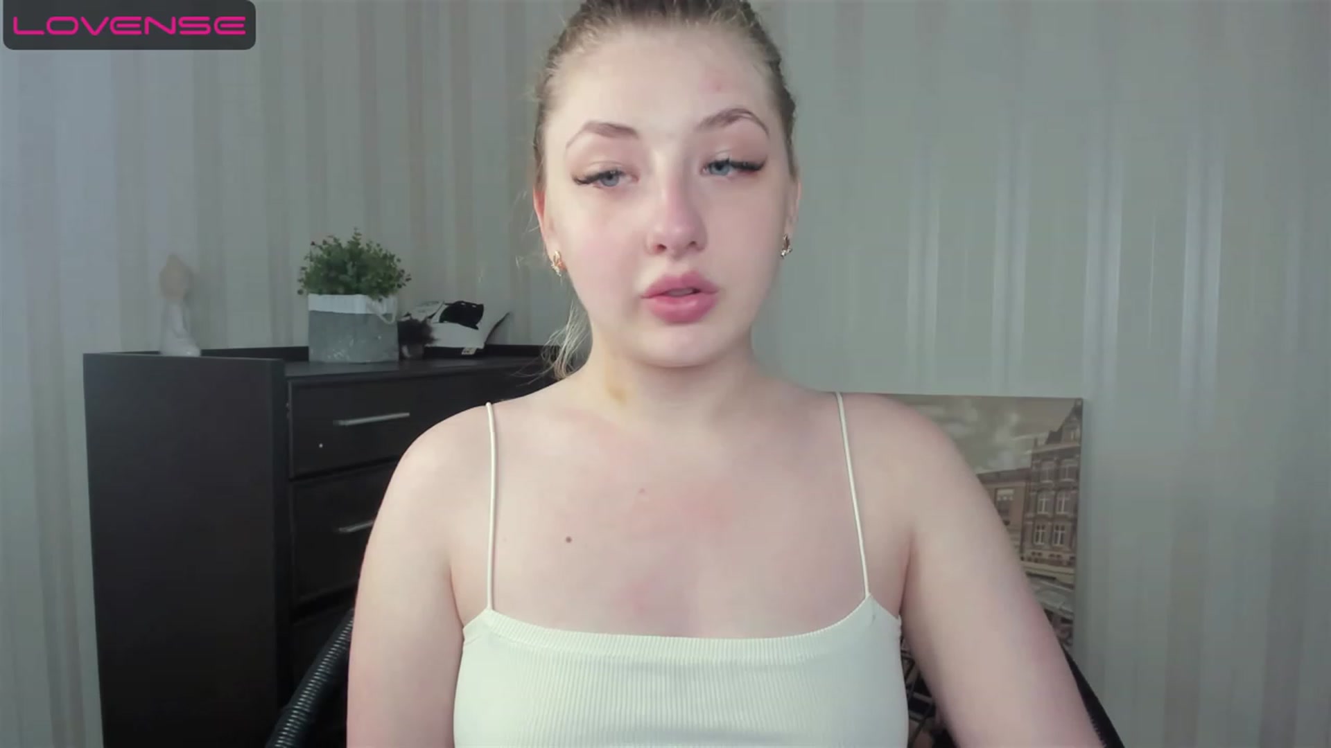 Gallery image thumbnail from WhitePerl's myfreecams stream on, 05/23/2023, 13:33 image 1 of 20