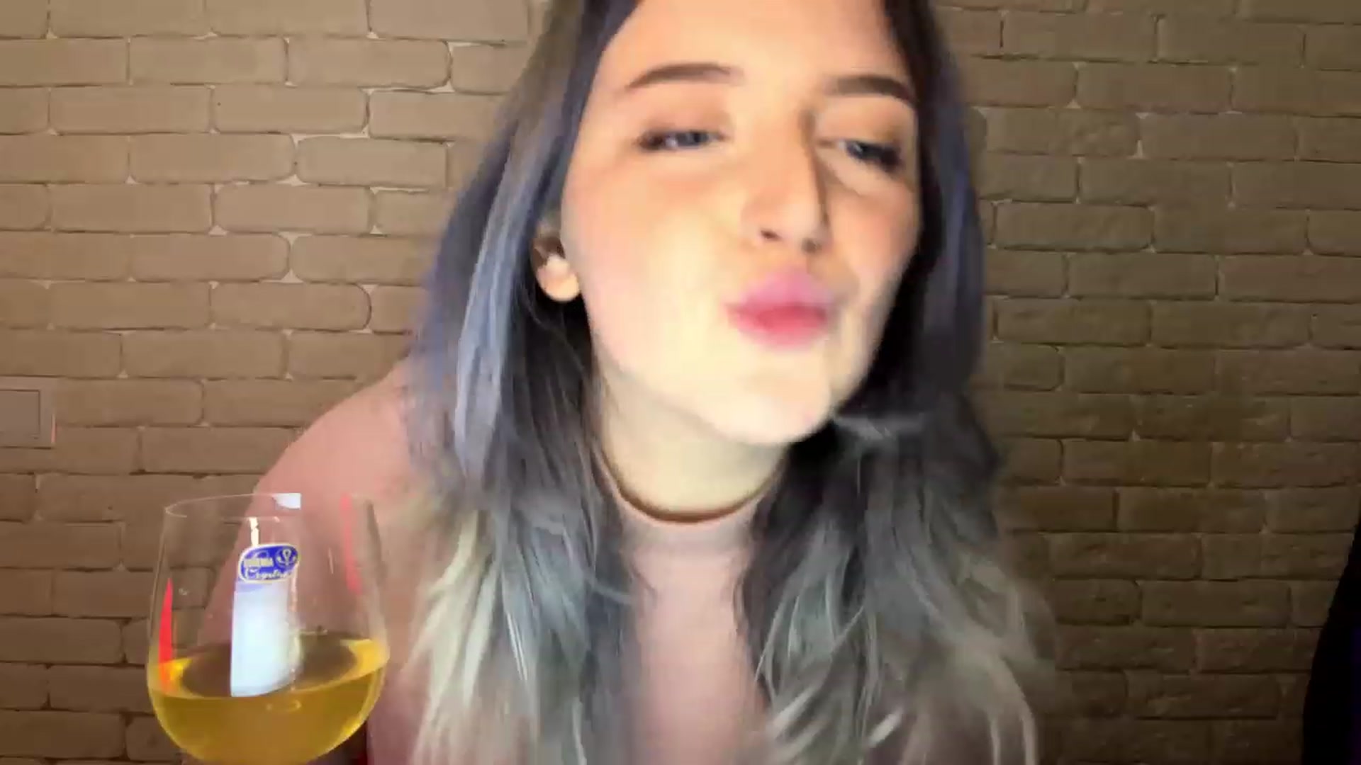 Gallery image thumbnail from WhiteRabbbitt's myfreecams stream on, 11/27/2022, 21:41 image 7 of 20