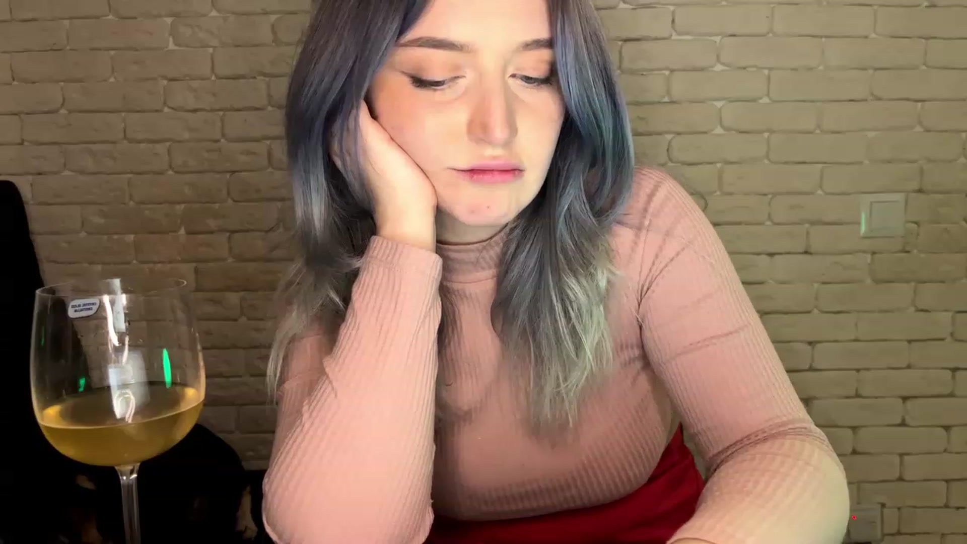 Gallery image thumbnail from WhiteRabbbitt's myfreecams stream on, 11/27/2022, 23:23 image 5 of 20