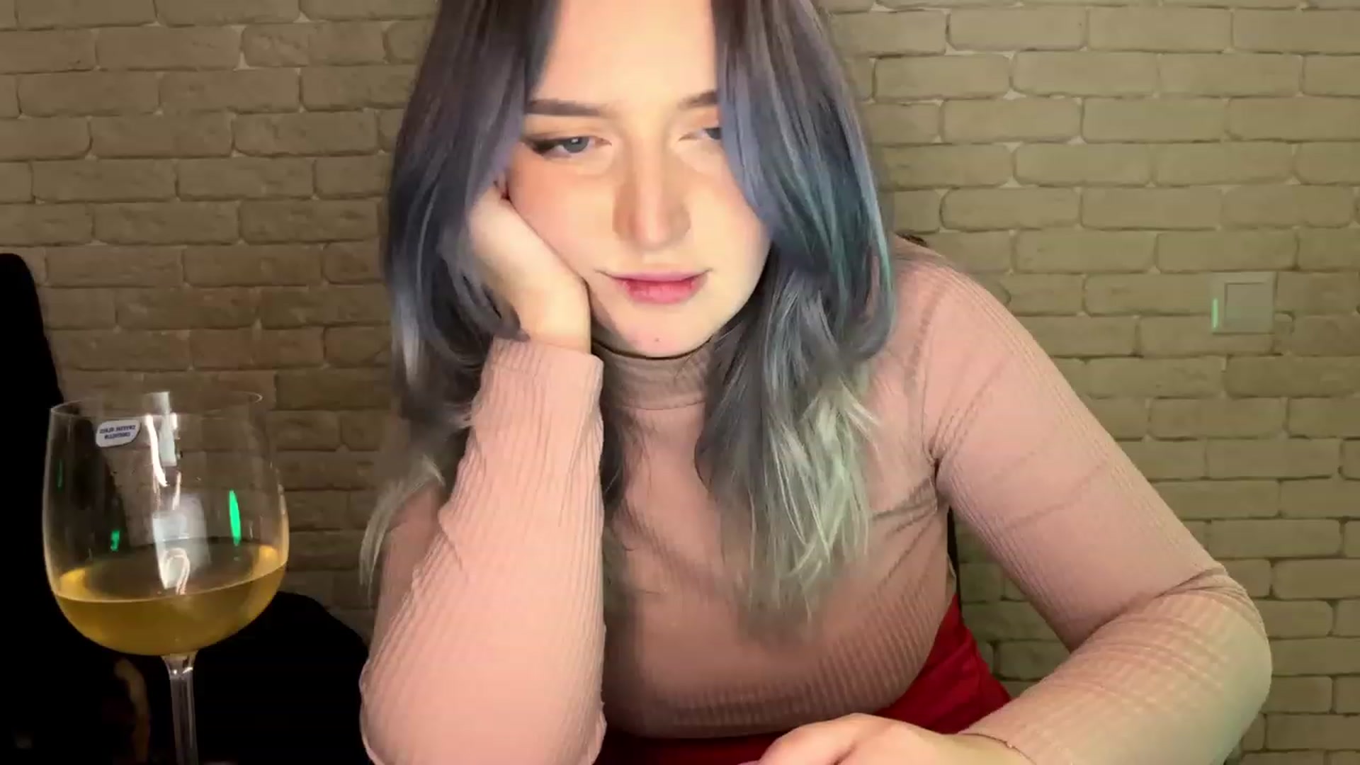 Gallery image thumbnail from WhiteRabbbitt's myfreecams stream on, 11/27/2022, 23:23 image 6 of 20