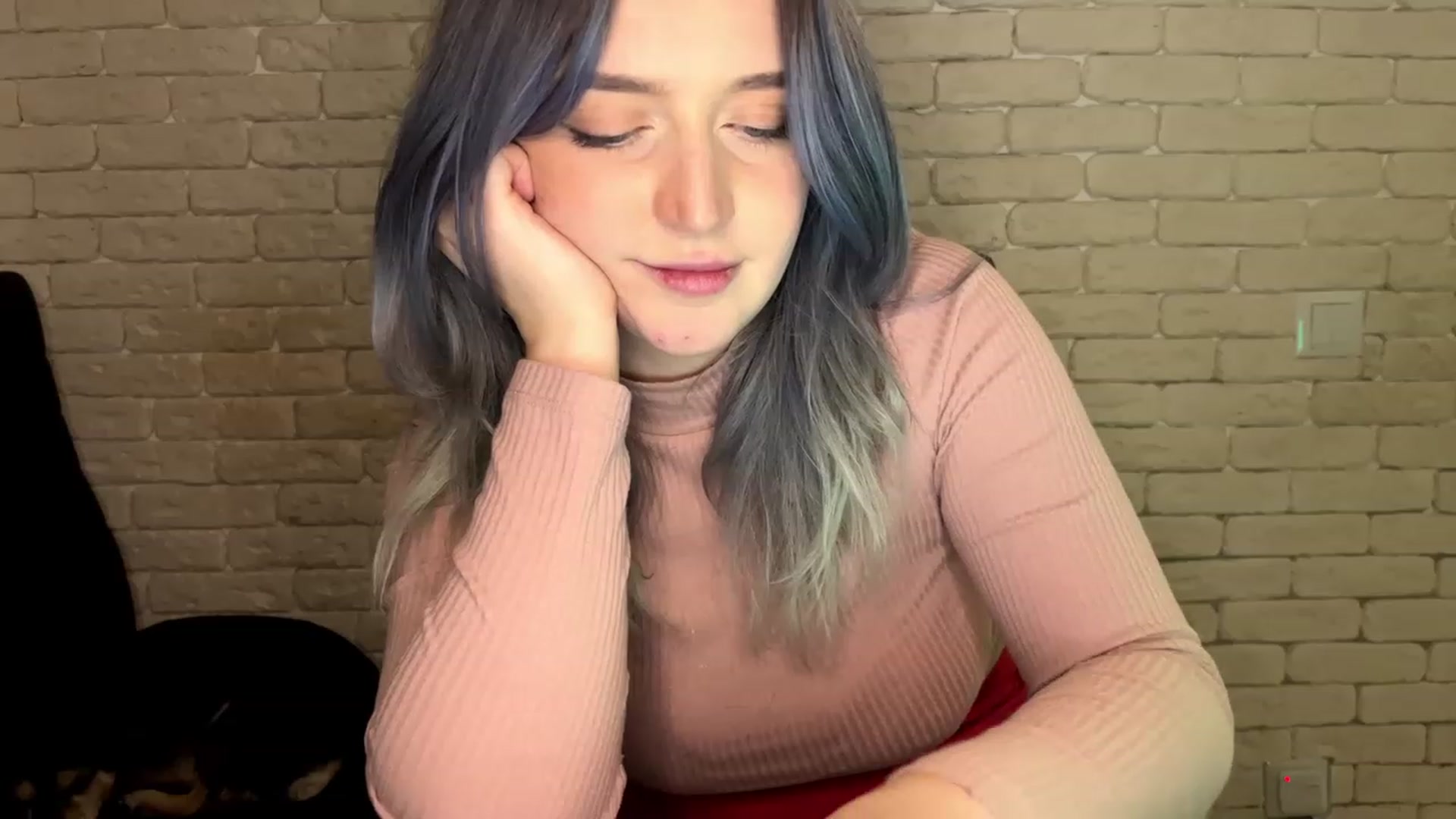 Gallery image thumbnail from WhiteRabbbitt's myfreecams stream on, 11/27/2022, 23:23 image 7 of 20