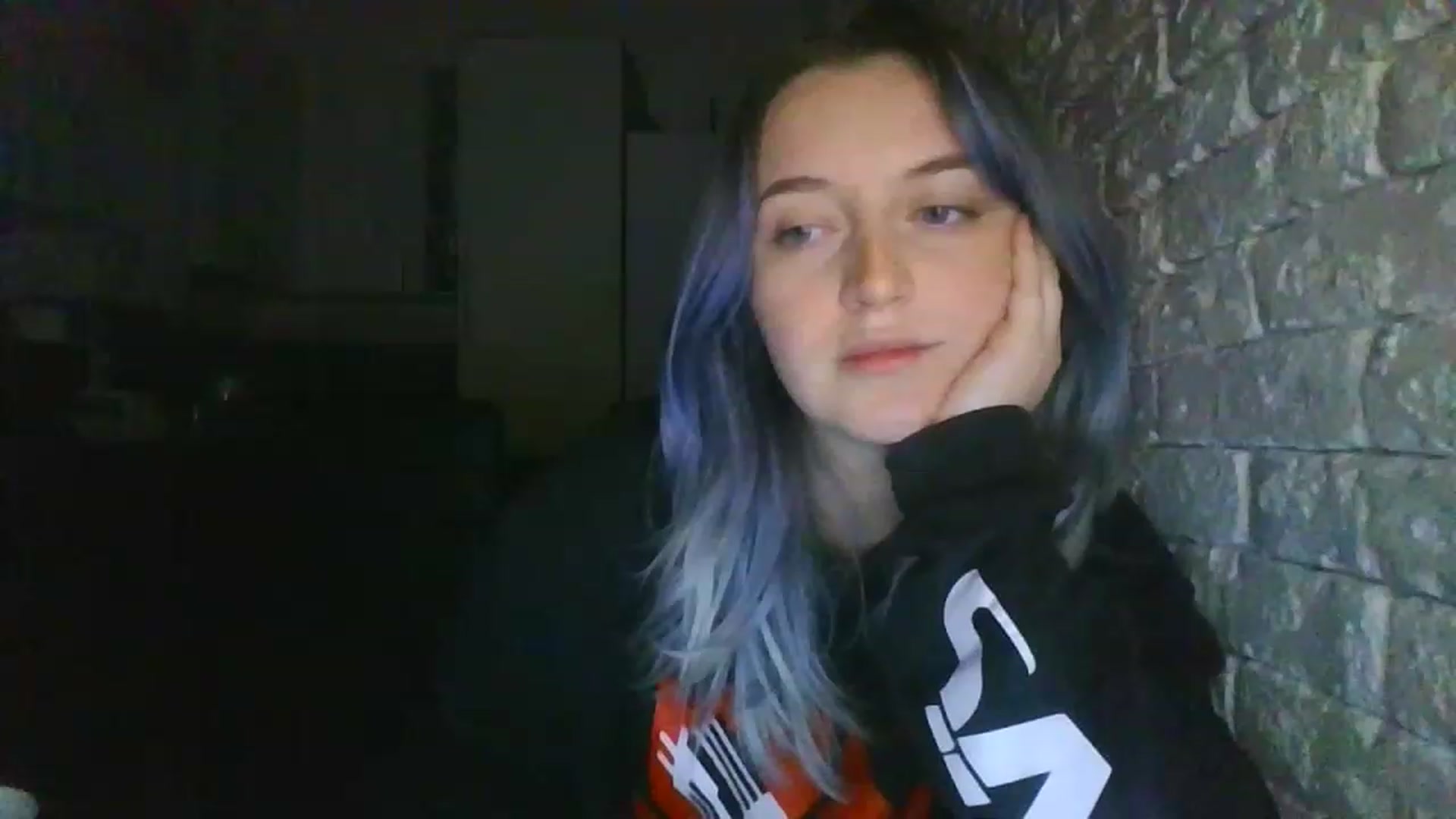Gallery image thumbnail from WhiteRabbbitt's myfreecams stream on, 11/28/2022, 21:14 image 17 of 20