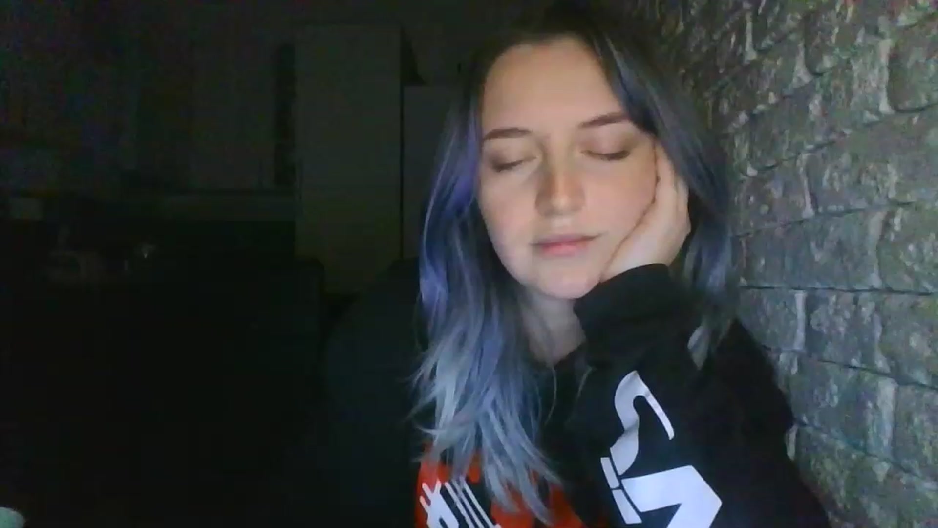 Gallery image thumbnail from WhiteRabbbitt's myfreecams stream on, 11/28/2022, 21:14 image 18 of 20
