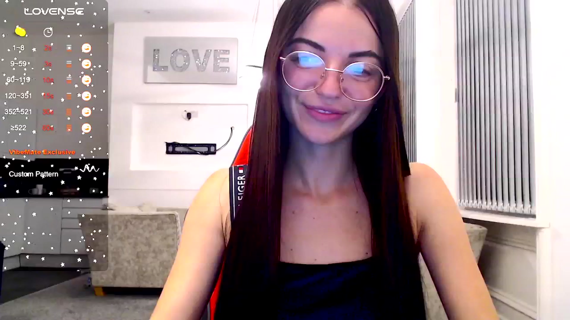 Gallery image thumbnail from White_Moon_X's myfreecams stream on, 11/16/2024, 23:30 image 18 of 20