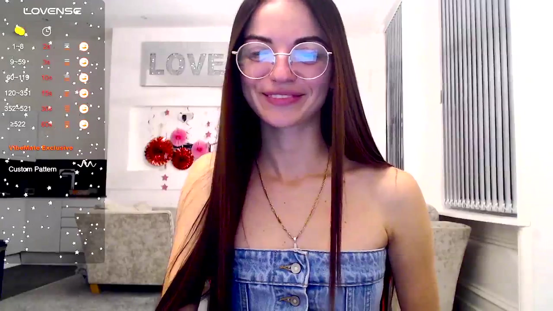 Gallery image thumbnail from White_Moon_X's myfreecams stream on, 11/20/2024, 21:13 image 13 of 20