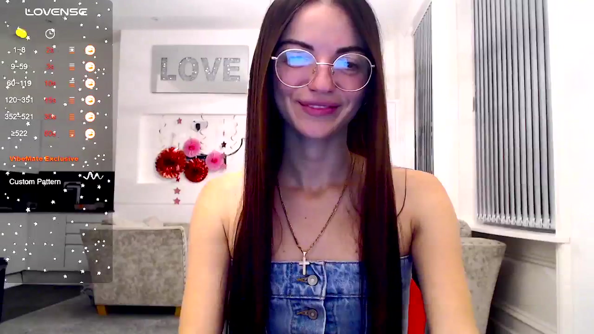 Gallery image thumbnail from White_Moon_X's myfreecams stream on, 11/20/2024, 21:13 image 17 of 20