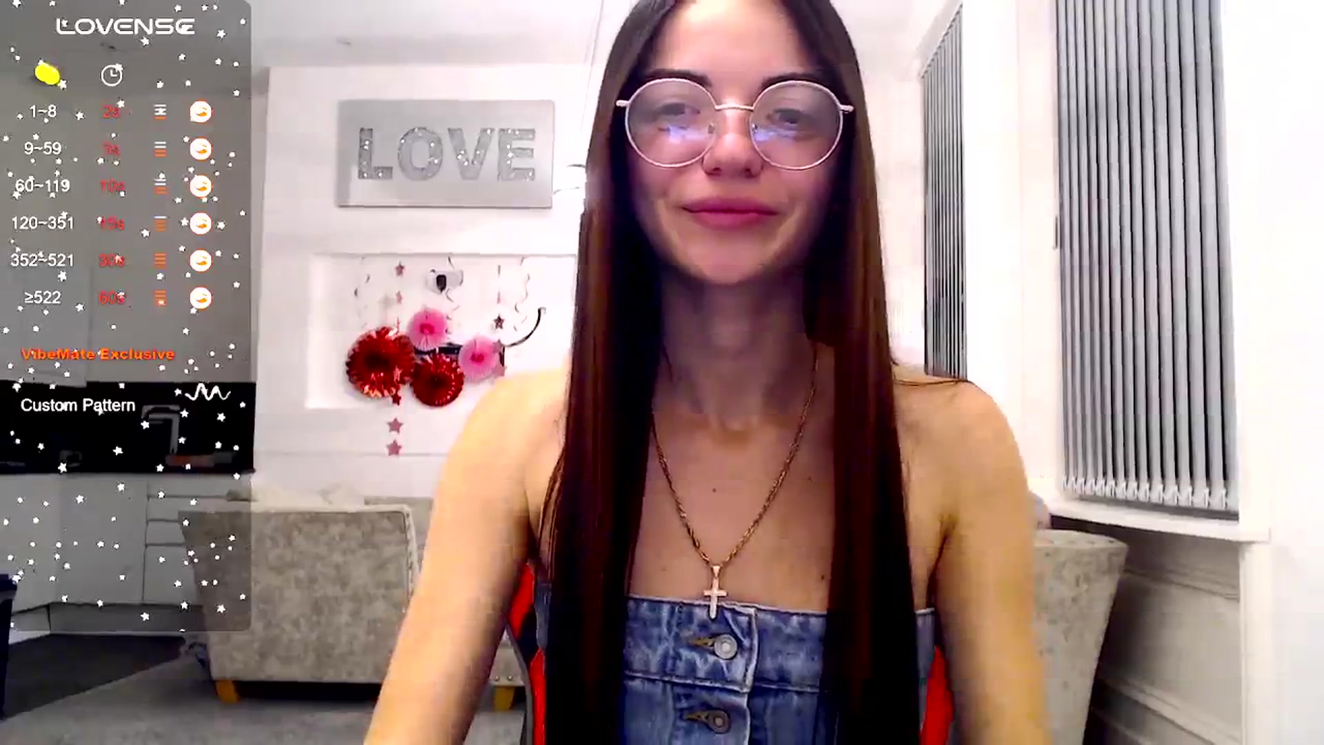 Gallery image thumbnail from White_Moon_X's myfreecams stream on, 11/20/2024, 21:13 image 16 of 20