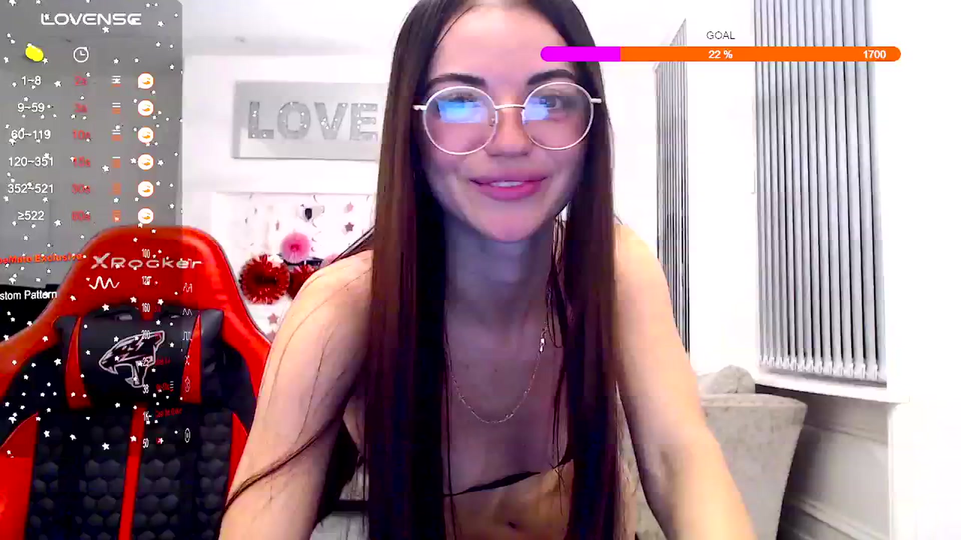 Gallery image thumbnail from White_Moon_X's myfreecams stream on, 11/30/2024, 20:14 image 18 of 20