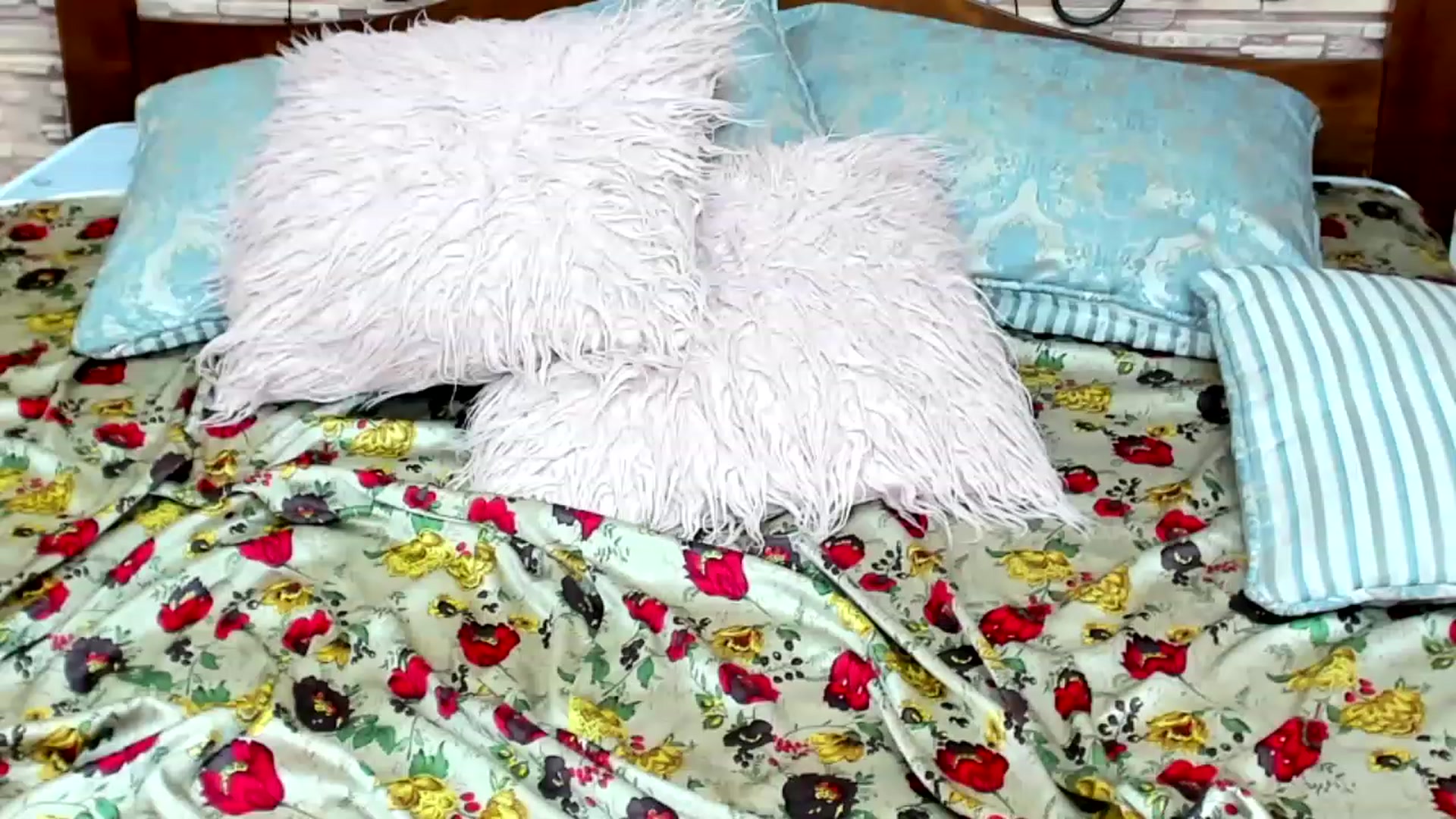 Gallery image thumbnail from White_Pie's myfreecams stream on, 11/26/2022, 12:38 image 9 of 20