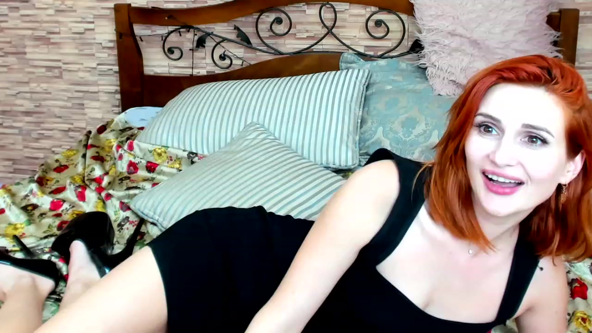 Gallery image thumbnail from White_Pie's myfreecams stream on, 11/26/2022, 17:58 image 11 of 20