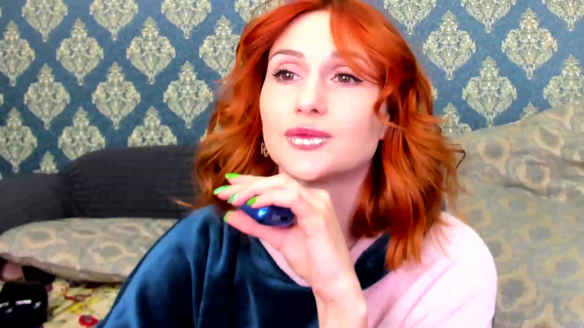 Gallery image thumbnail from White_Pie's myfreecams stream on, 12/05/2022, 14:04 image 3 of 20