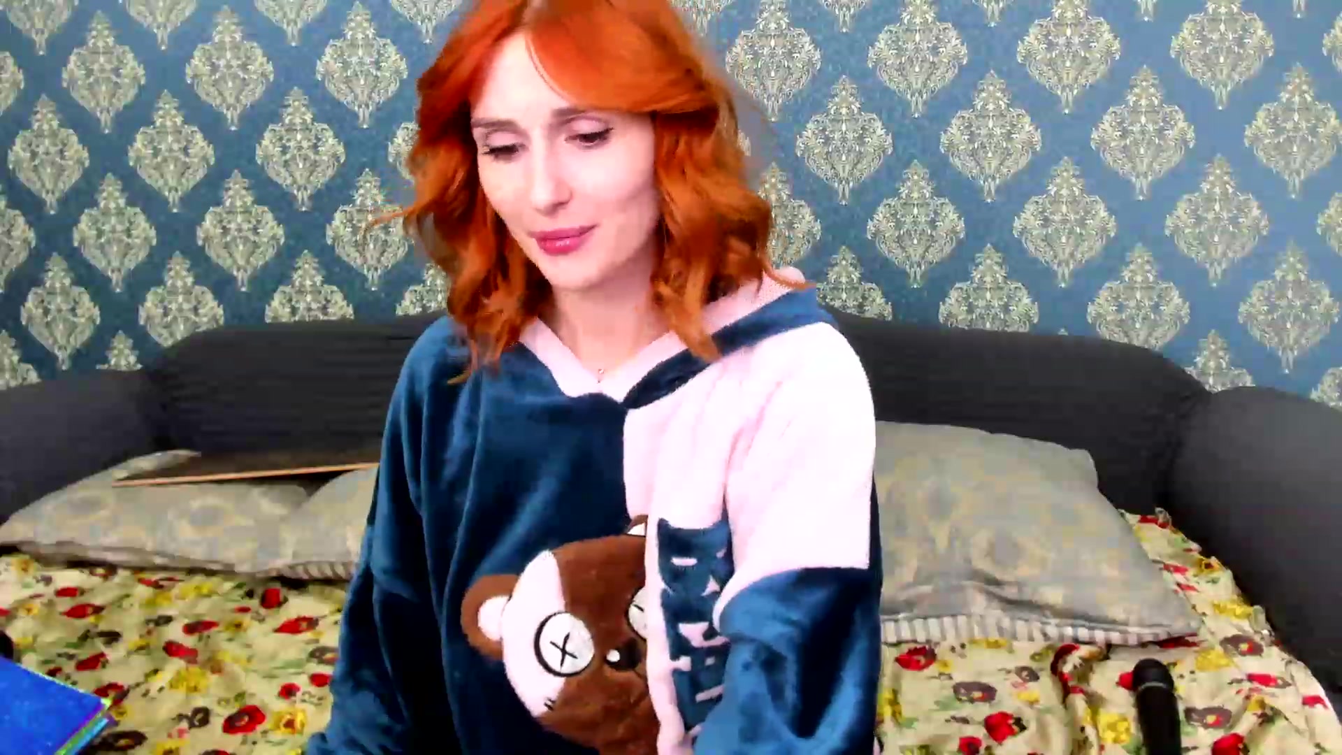 Gallery image thumbnail from White_Pie's myfreecams stream on, 12/05/2022, 17:35 image 16 of 20