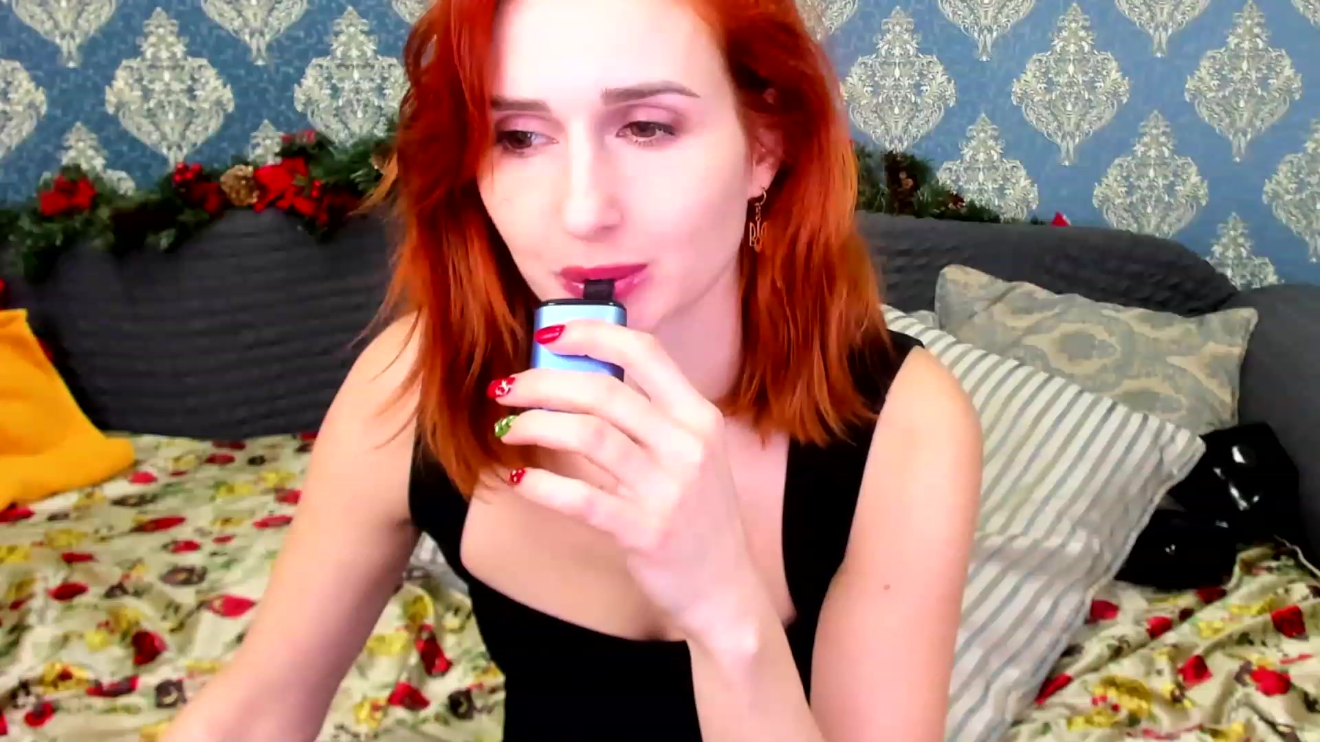 Gallery image thumbnail from White_Pie's myfreecams stream on, 12/19/2022, 10:28 image 13 of 20