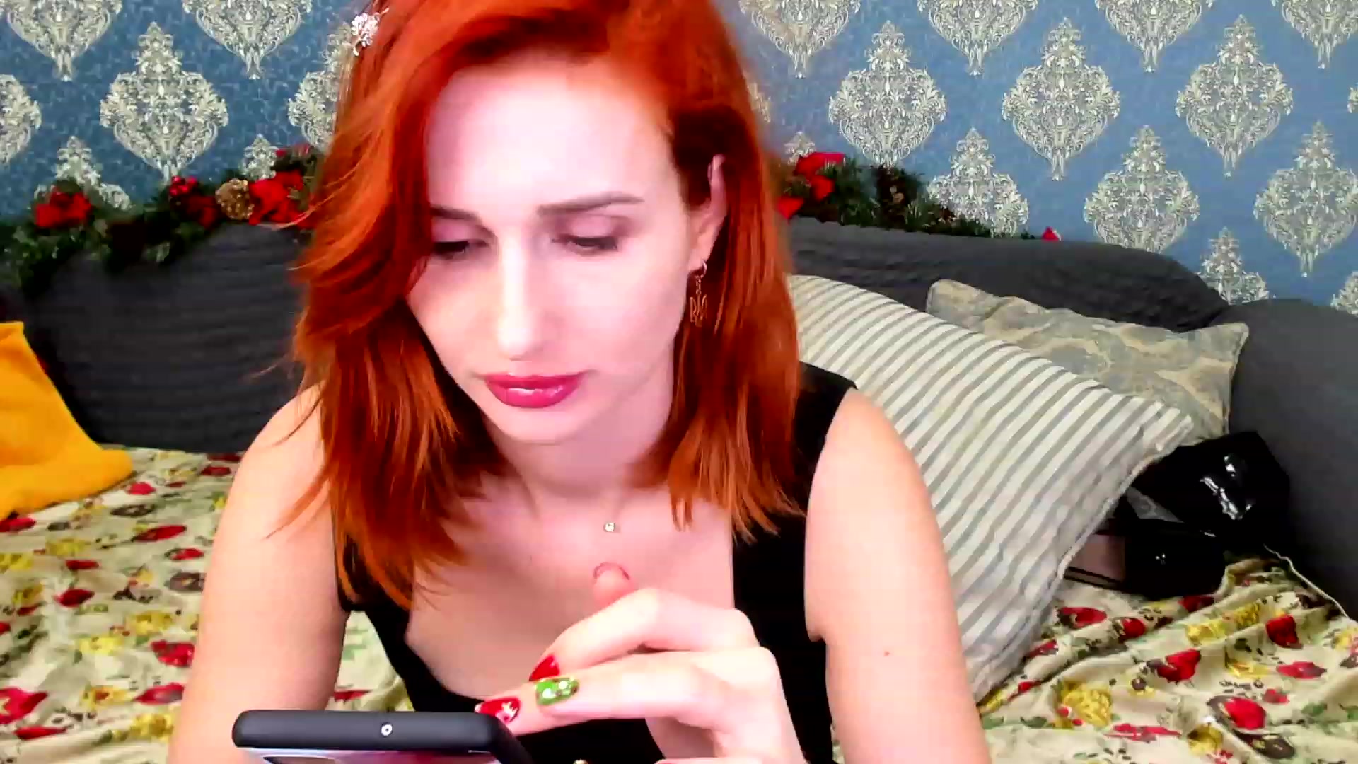 Gallery image thumbnail from White_Pie's myfreecams stream on, 12/19/2022, 10:28 image 4 of 20