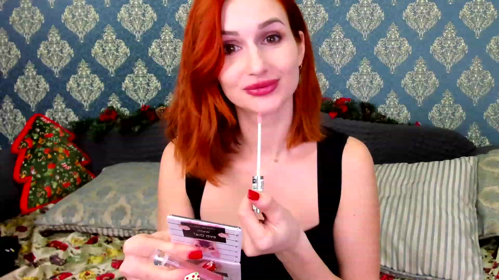 Gallery image thumbnail from White_Pie's myfreecams stream on, 12/19/2022, 17:35 image 12 of 20