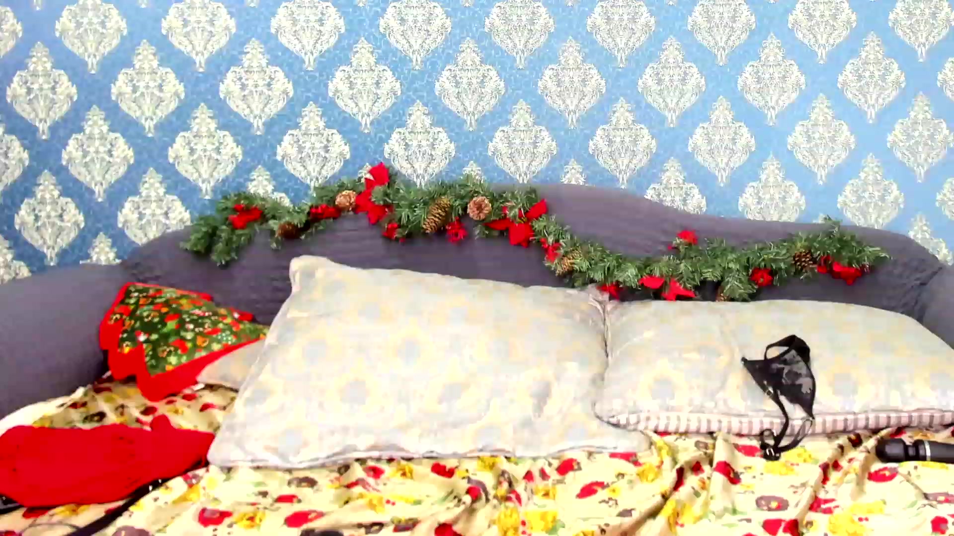 Gallery image thumbnail from White_Pie's myfreecams stream on, 12/27/2022, 09:36 image 1 of 20
