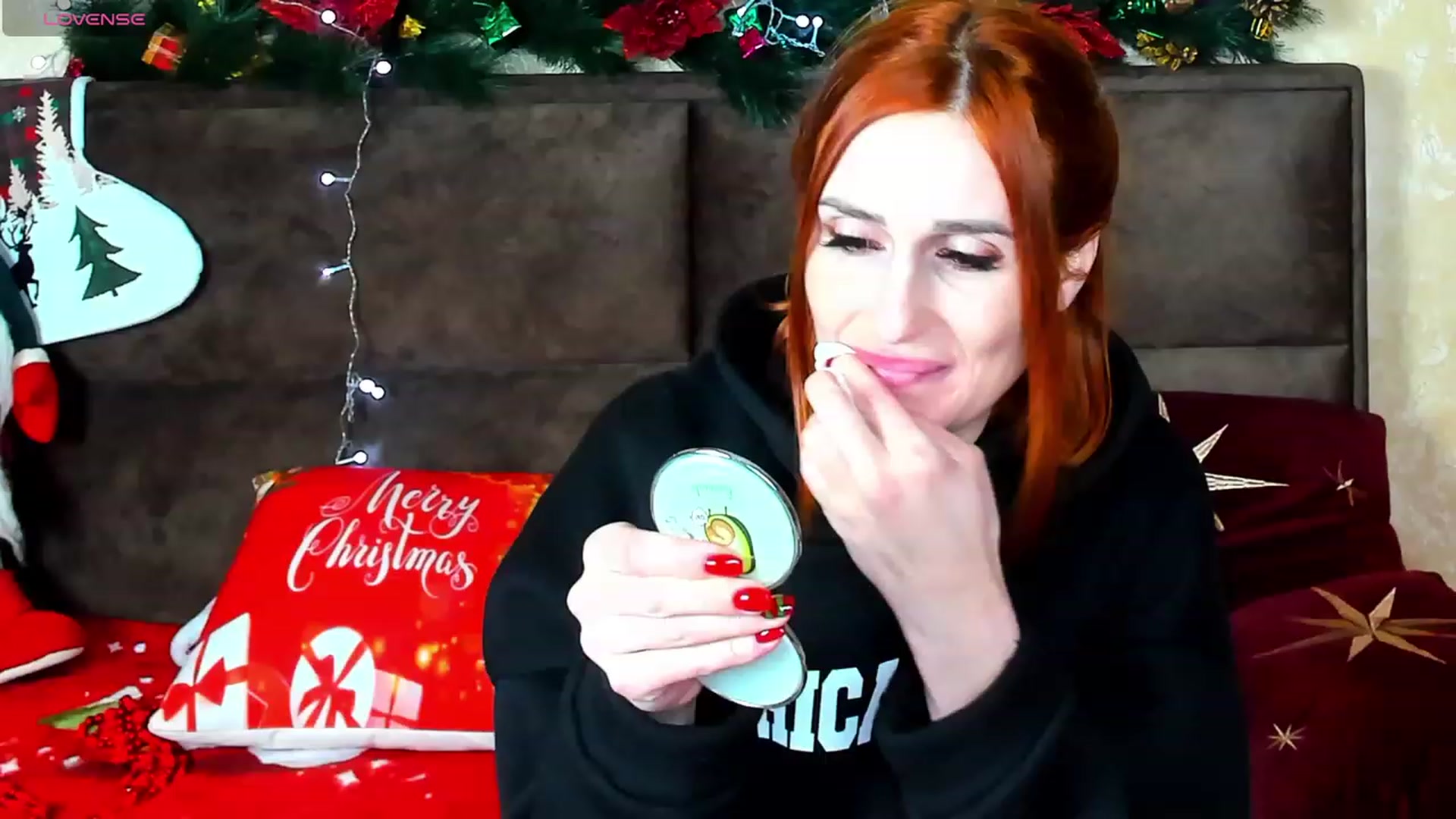 Gallery image thumbnail from White_Pie's myfreecams stream on, 12/25/2023, 18:11 image 17 of 20