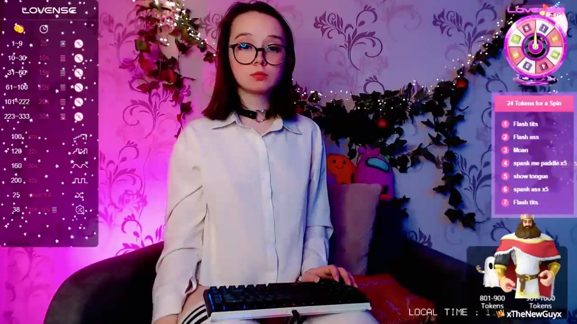 Gallery image thumbnail from WhitneyNeal's myfreecams stream on, 12/26/2023, 08:23 image 13 of 20