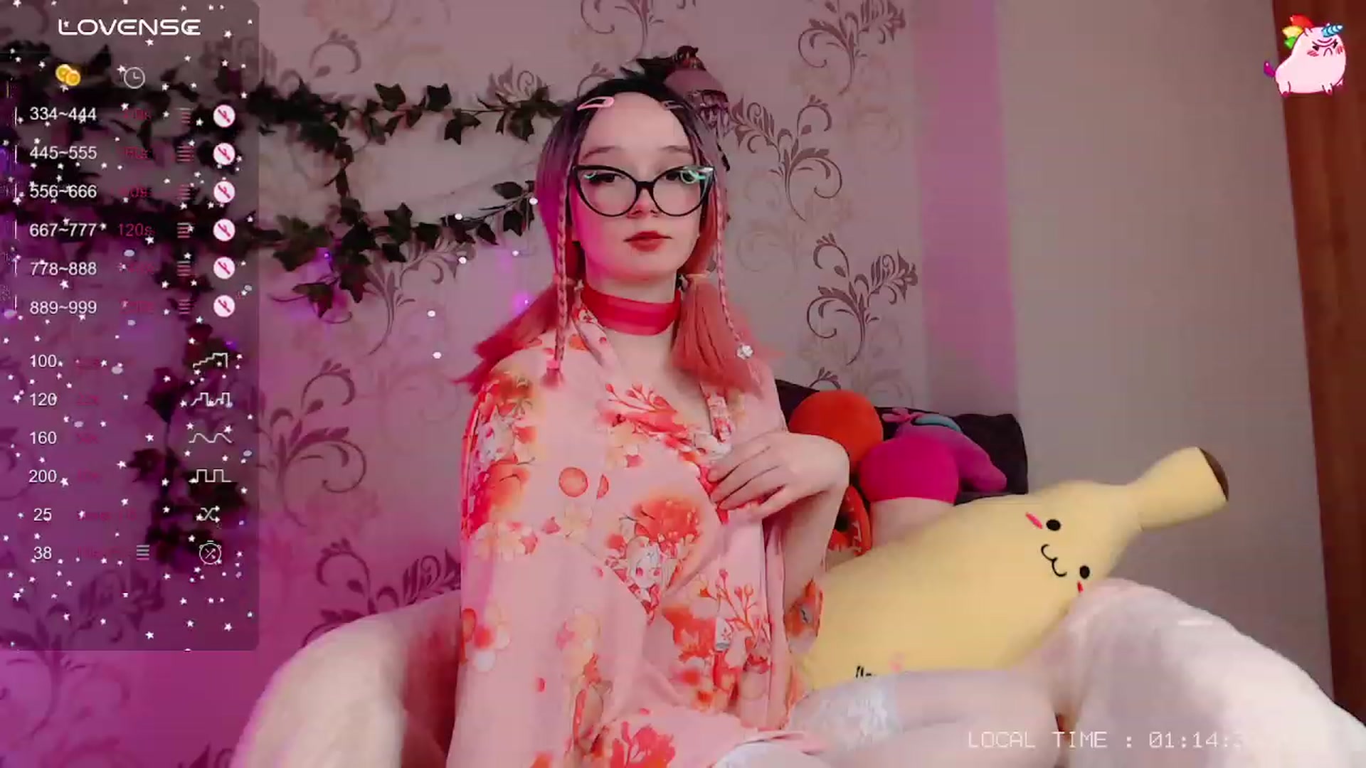Gallery image thumbnail from WhitneyNeal's myfreecams stream on, 03/13/2024, 10:45 image 14 of 20