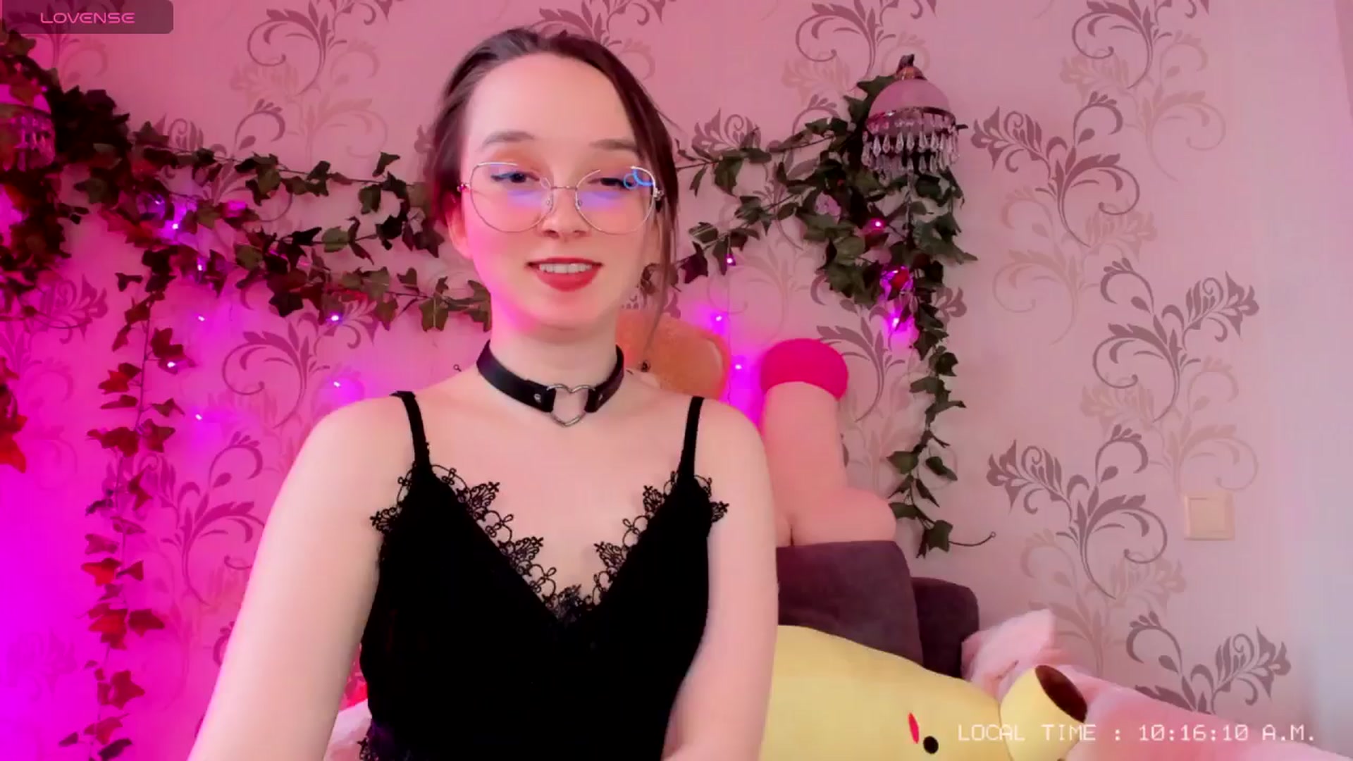 Gallery image thumbnail from WhitneyNeal's myfreecams stream on, 05/19/2024, 07:45 image 5 of 20