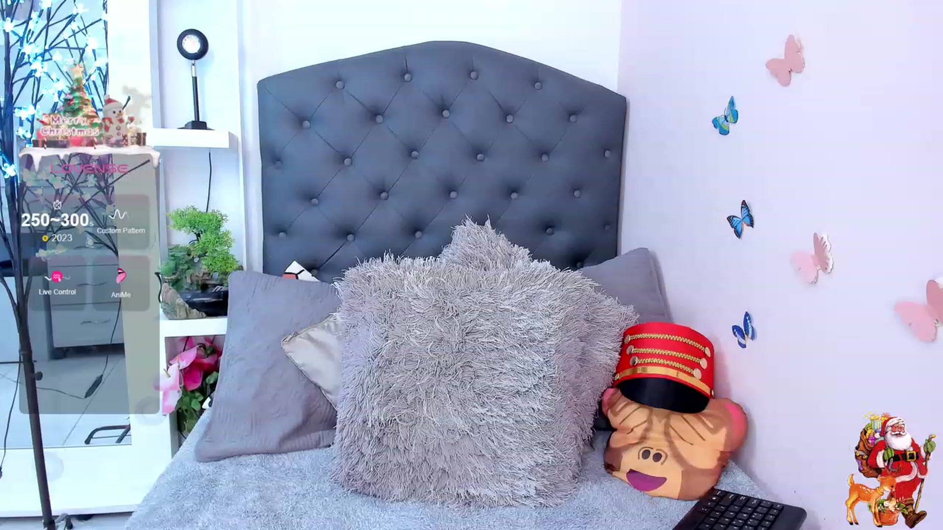 Gallery image thumbnail from WhitneyR's myfreecams stream on, 12/25/2023, 15:15 image 17 of 20
