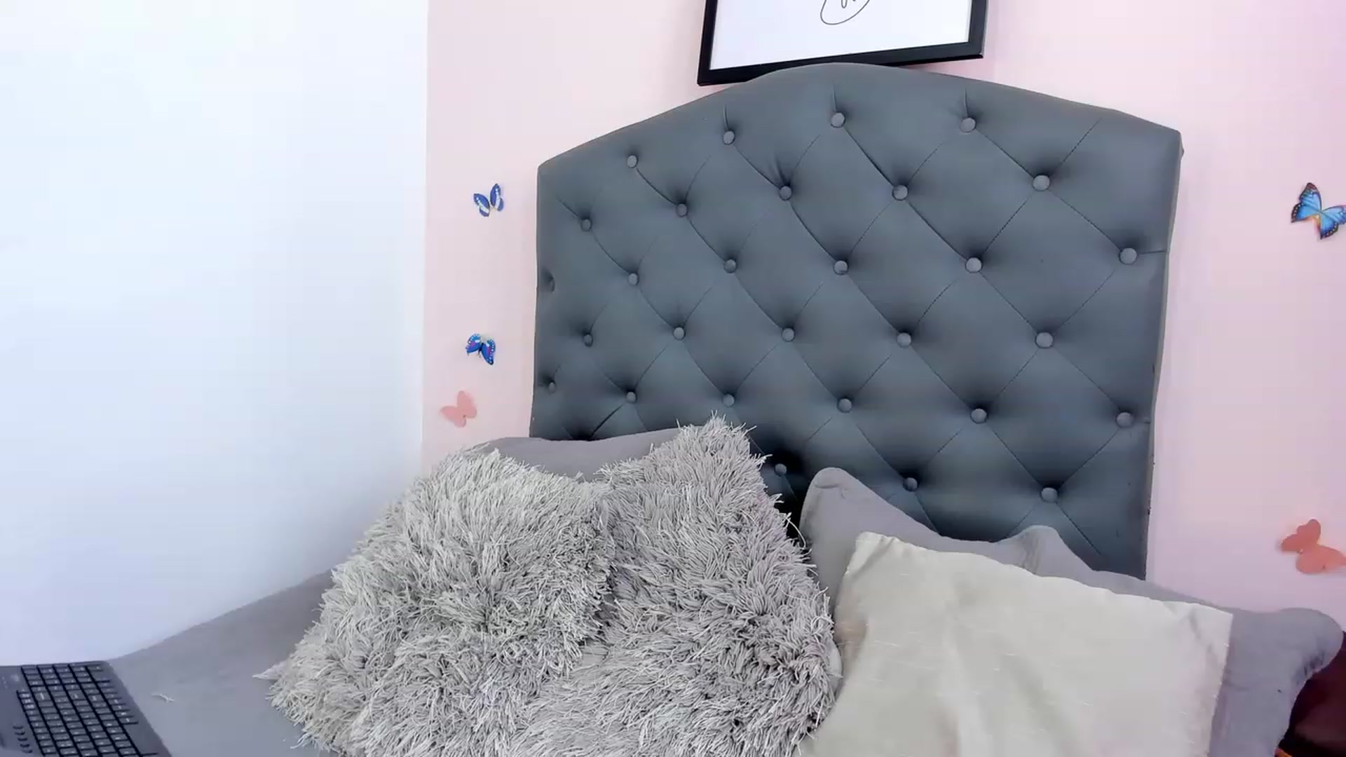 Gallery image thumbnail from WhitneyR's myfreecams stream on, 01/22/2024, 15:02 image 15 of 20