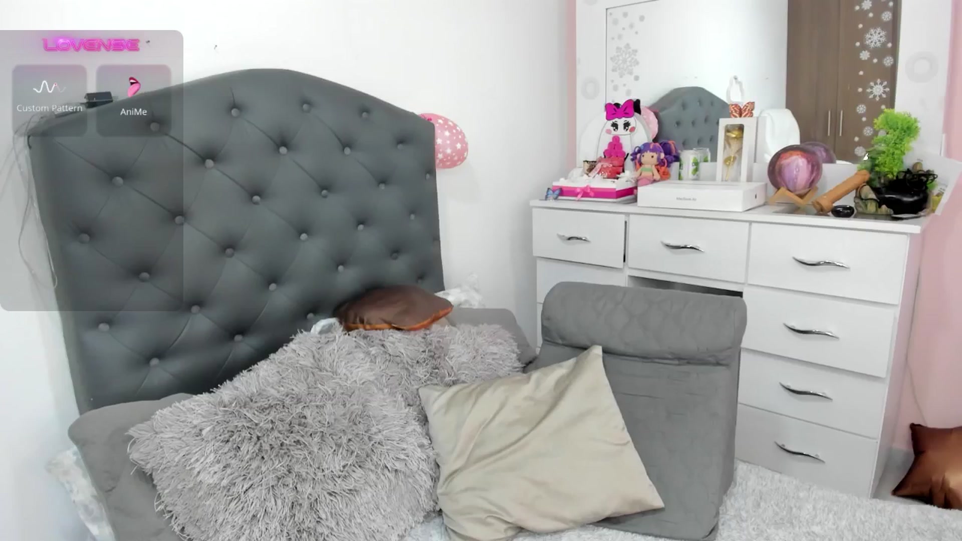 Gallery image thumbnail from WhitneyR's myfreecams stream on, 11/28/2024, 19:53 image 18 of 20