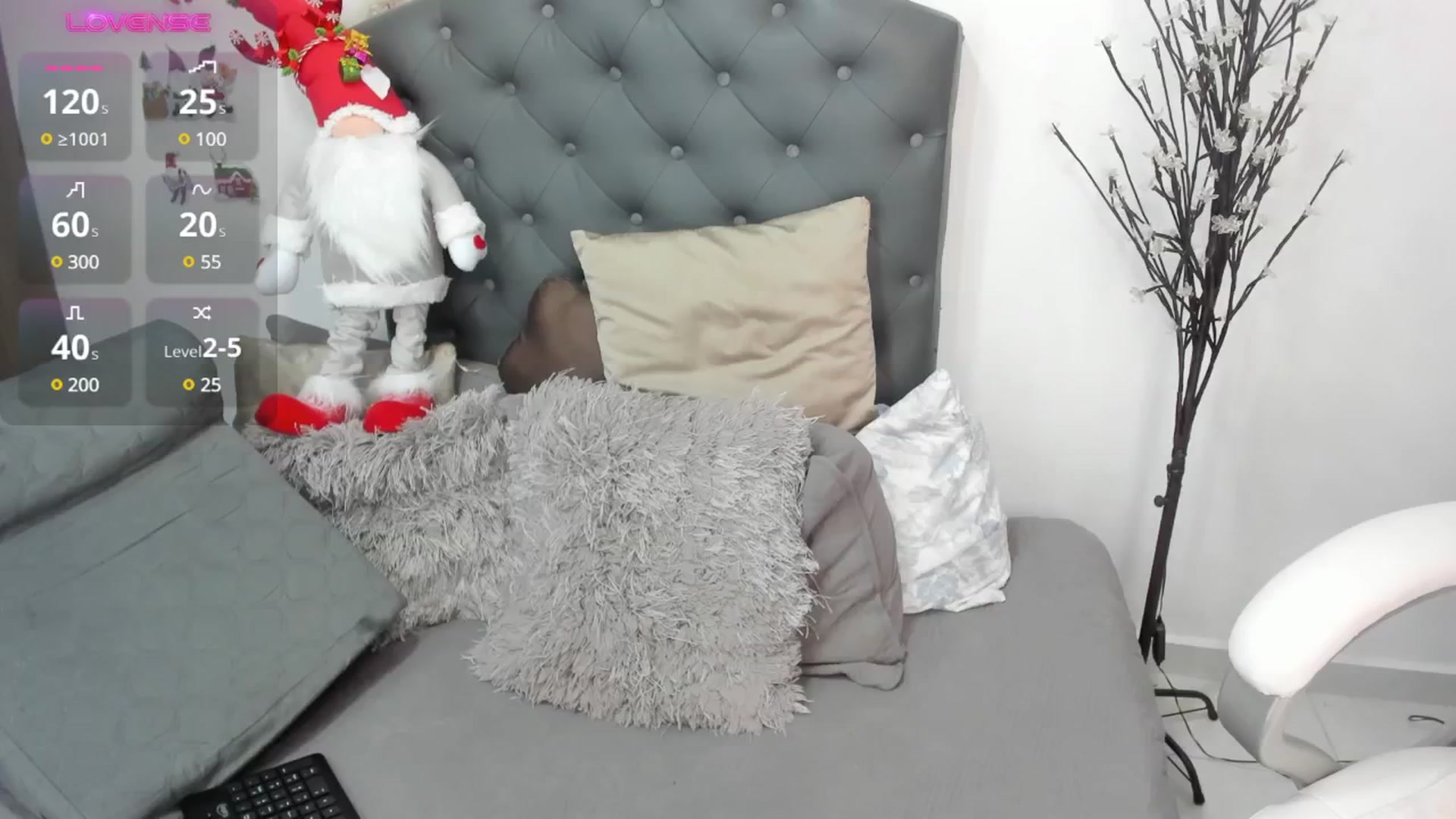 Gallery image thumbnail from WhitneyR's myfreecams stream on, 12/19/2024, 16:49 image 17 of 20
