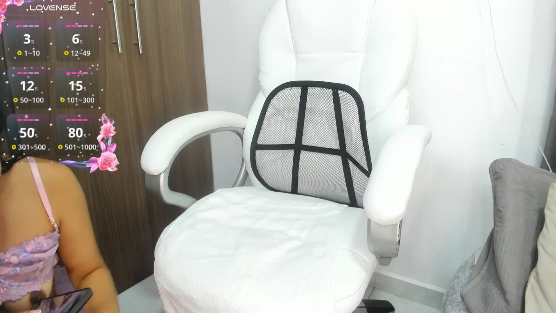 Gallery image thumbnail from WhitneyR's myfreecams stream on, 01/04/2025, 16:37 image 20 of 20