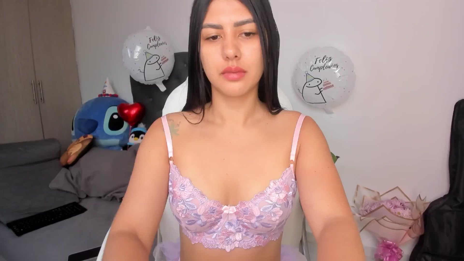 Gallery image thumbnail from WhitneyR's myfreecams stream on, 05/18/2025, 13:42 image 1 of 20