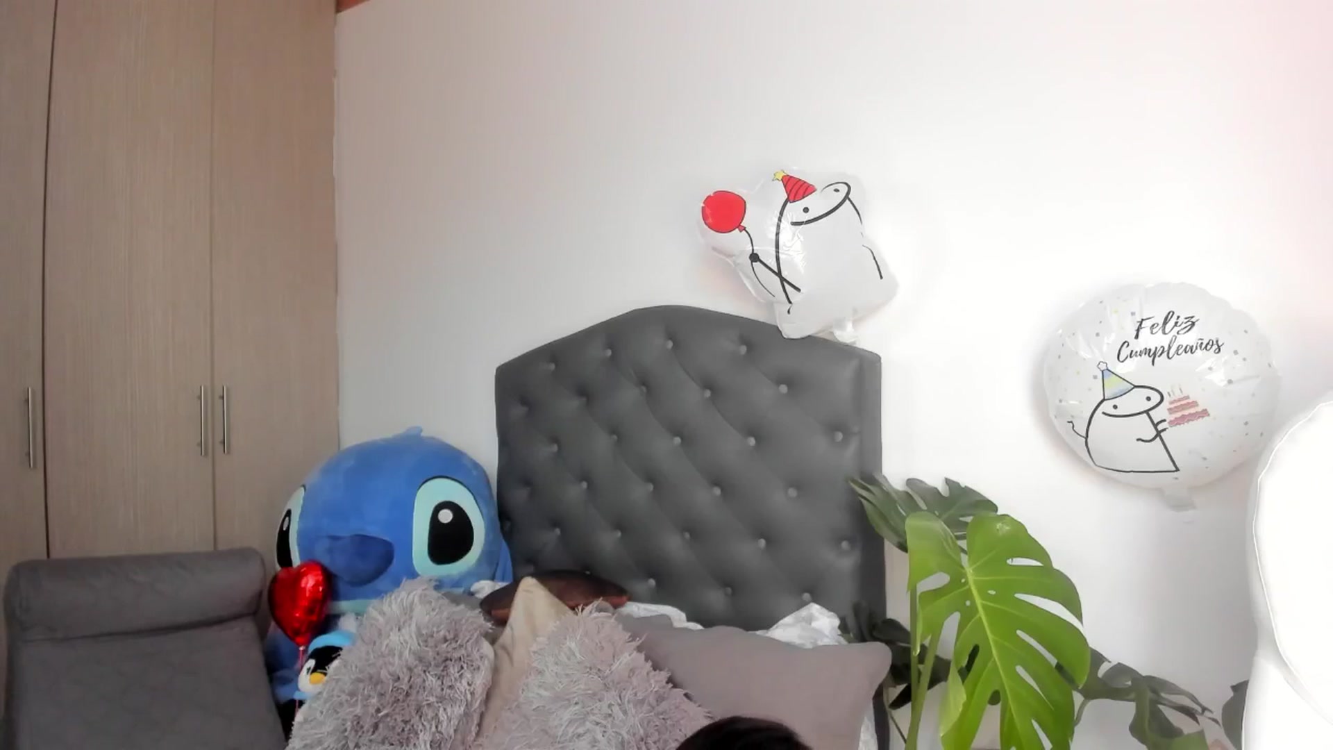Gallery image thumbnail from WhitneyR's myfreecams stream on, 05/19/2025, 13:10 image 2 of 20