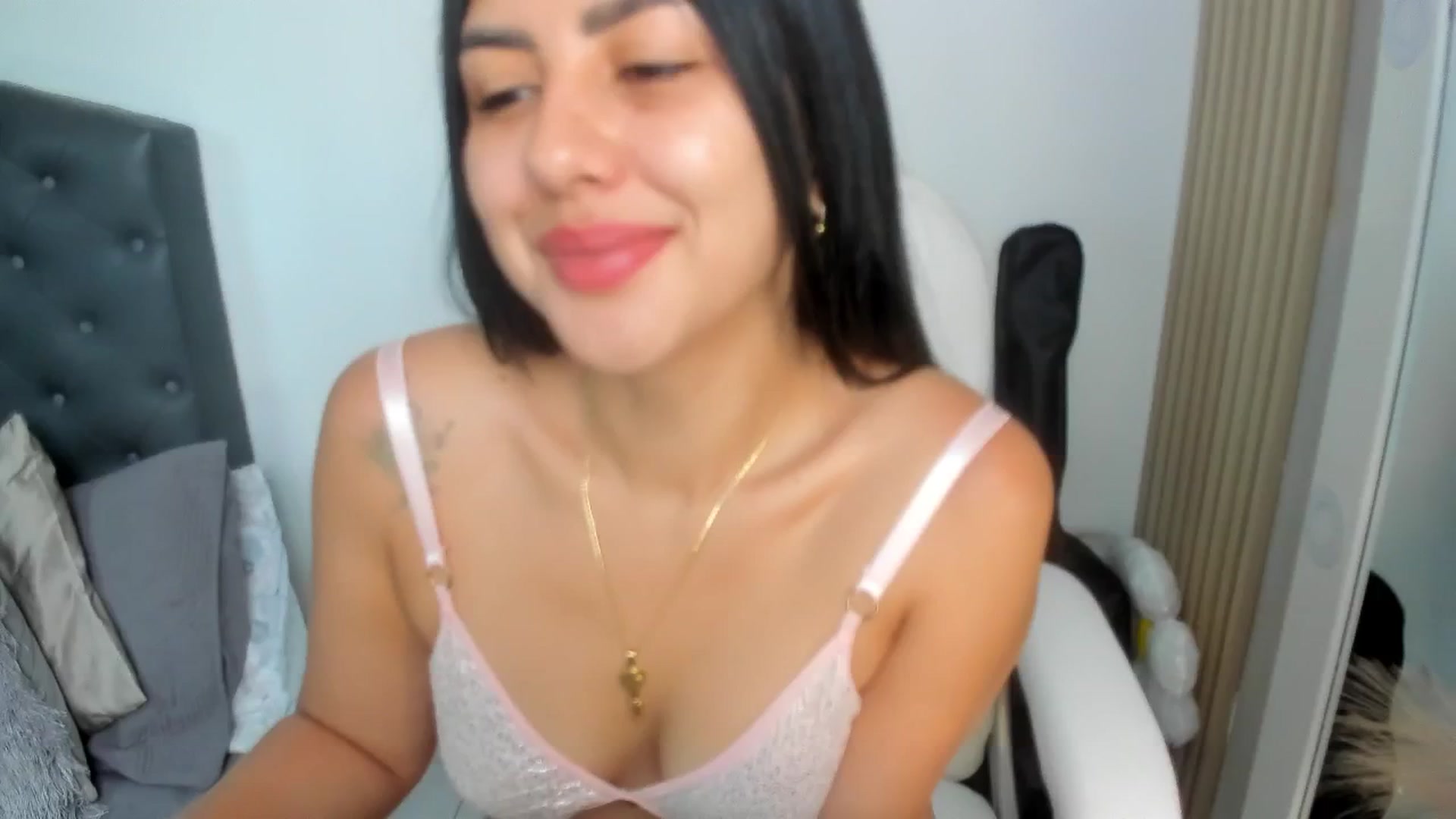 Gallery image thumbnail from WhitneyR's myfreecams stream on, 07/17/2025, 13:27 image 5 of 20