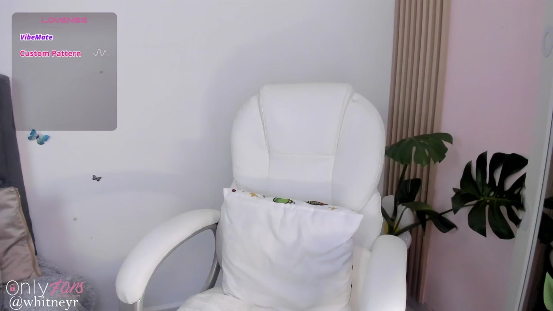 Gallery image thumbnail from WhitneyR's myfreecams stream on, 03/15/2026, 13:37 image 4 of 20