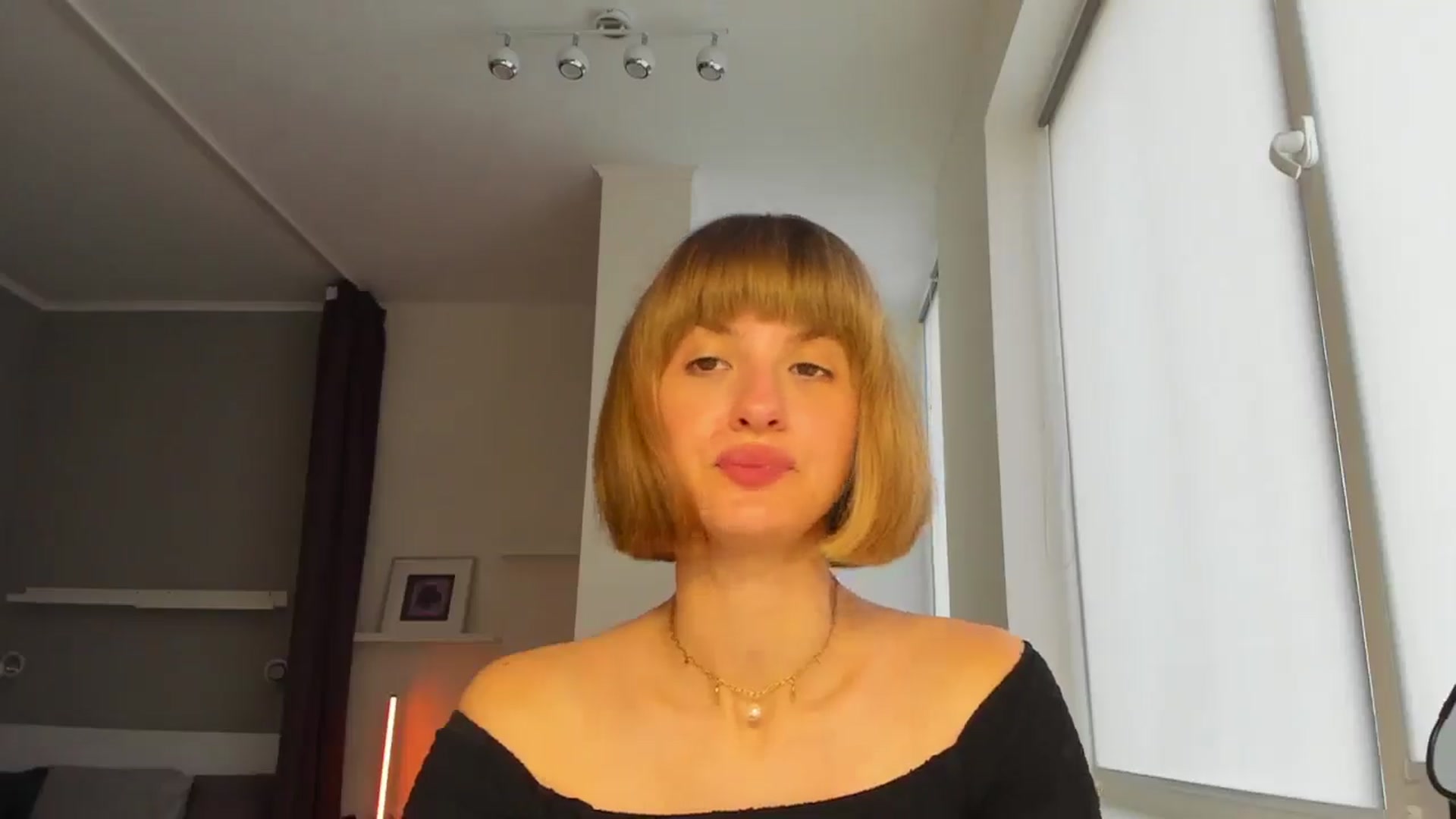 Gallery image thumbnail from WhoIsSofi's myfreecams stream on, 08/28/2025, 16:31 image 12 of 20
