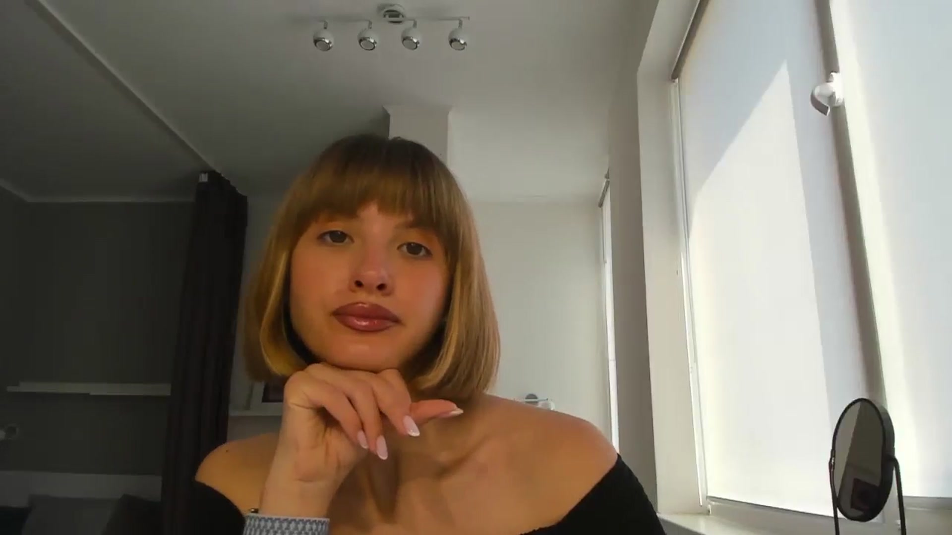 Gallery image thumbnail from WhoIsSofi's myfreecams stream on, 09/05/2025, 11:25 image 17 of 20
