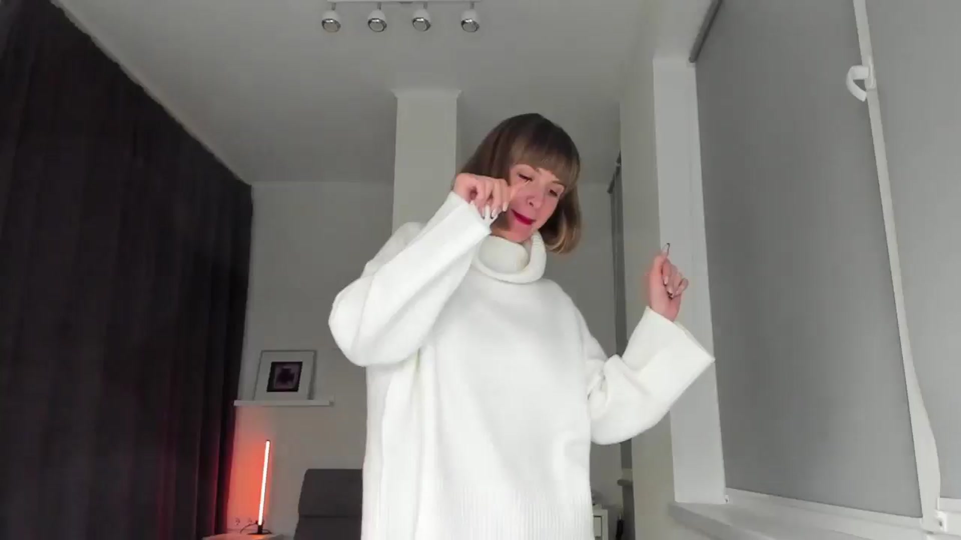 Gallery image thumbnail from WhoIsSofi's myfreecams stream on, 11/04/2025, 01:57 image 2 of 20