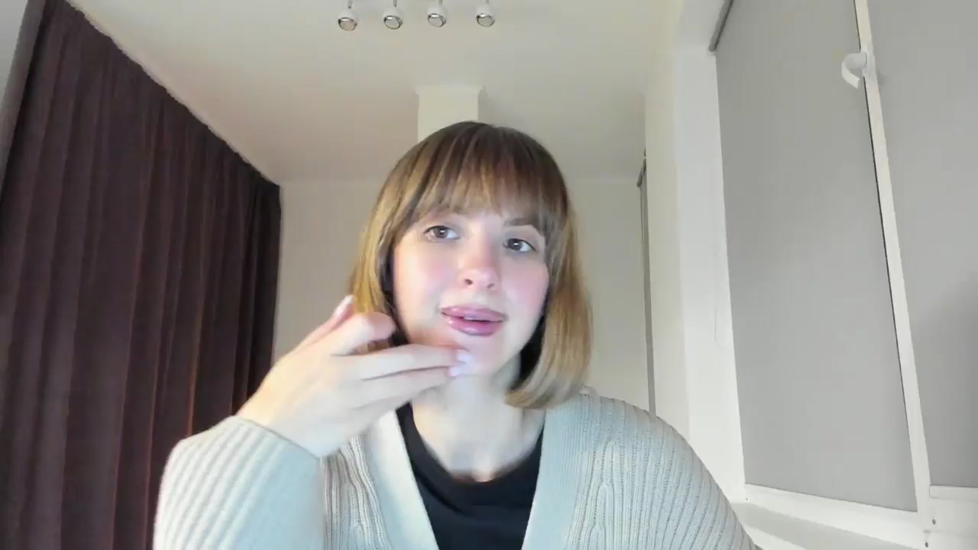 Gallery image thumbnail from WhoIsSofi's myfreecams stream on, 12/09/2025, 20:21 image 10 of 20