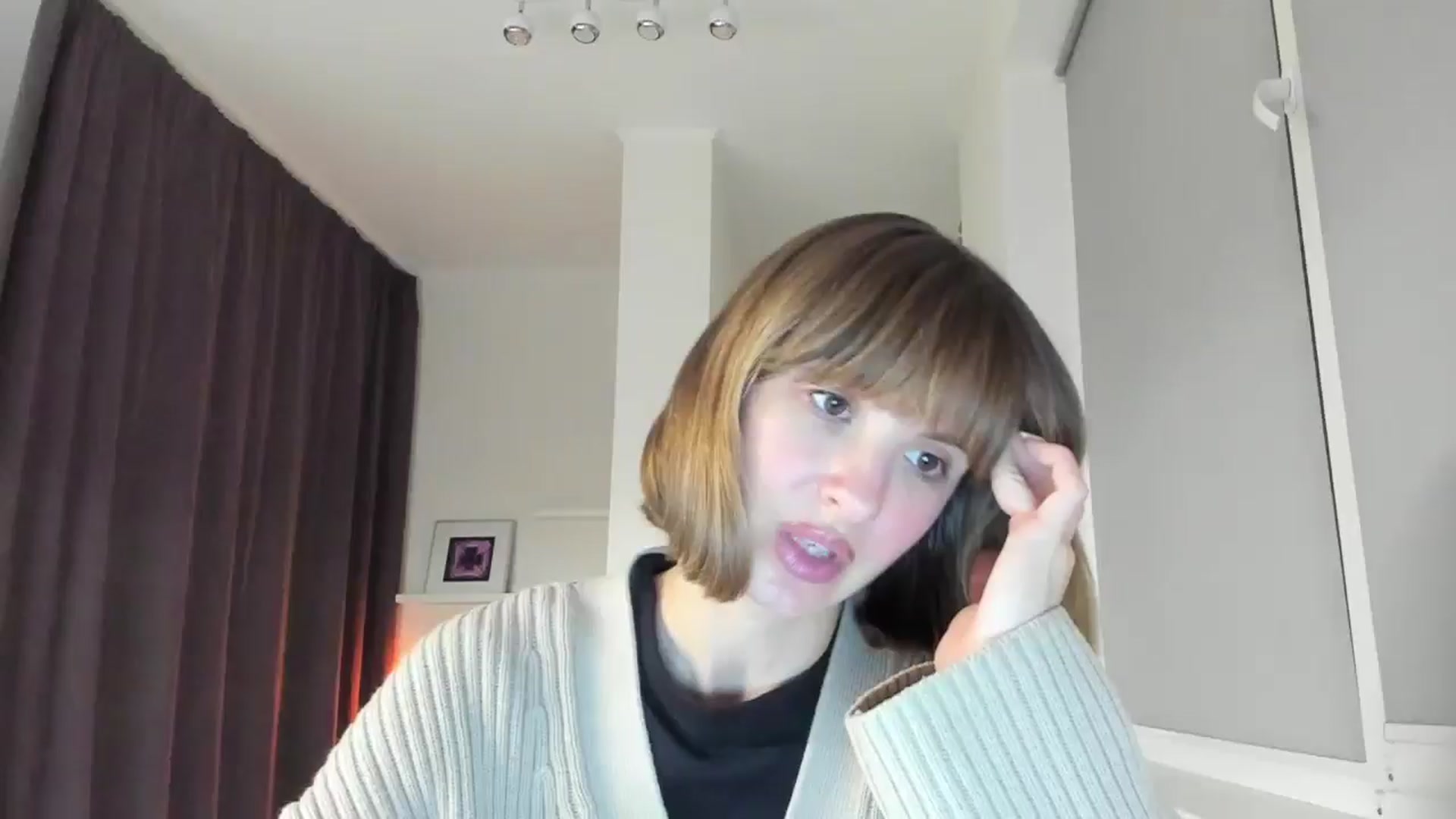 Gallery image thumbnail from WhoIsSofi's myfreecams stream on, 12/09/2025, 20:21 image 11 of 20