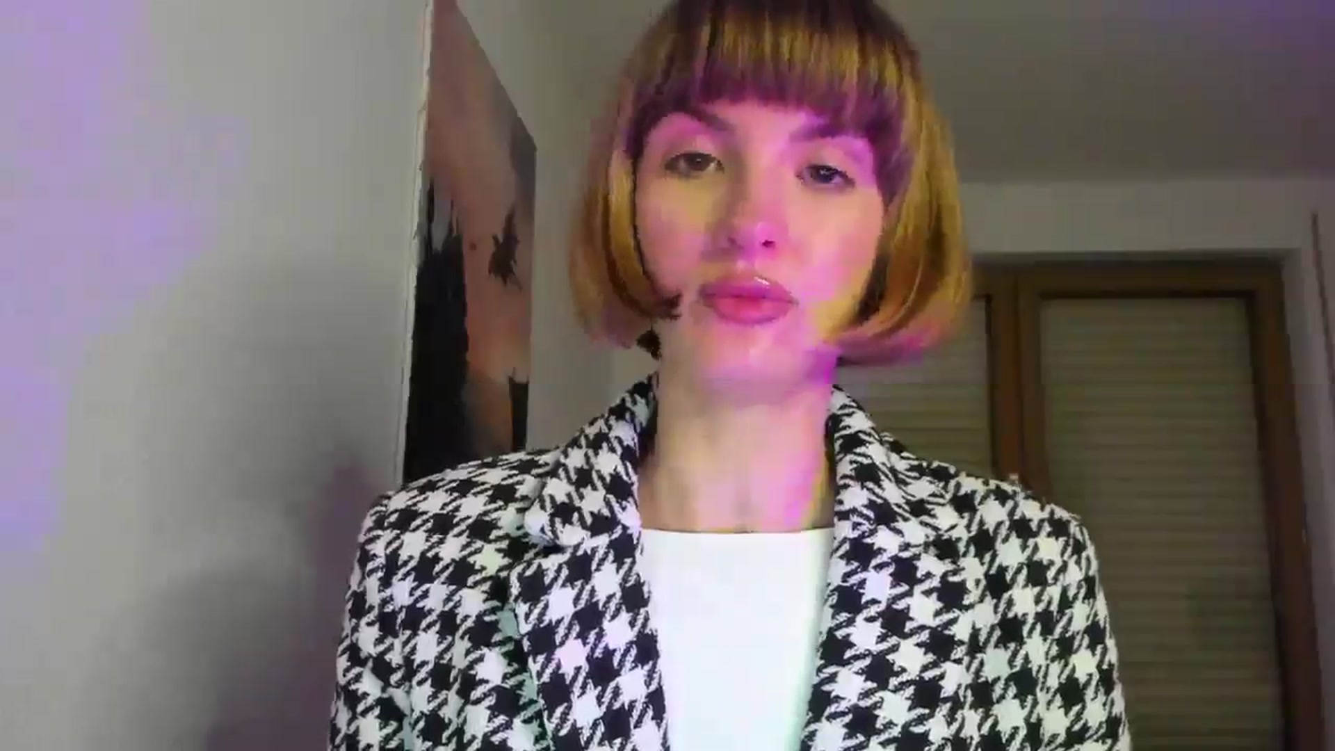 Gallery image thumbnail from WhoIsSofi's myfreecams stream on, 12/20/2025, 19:00 image 19 of 20
