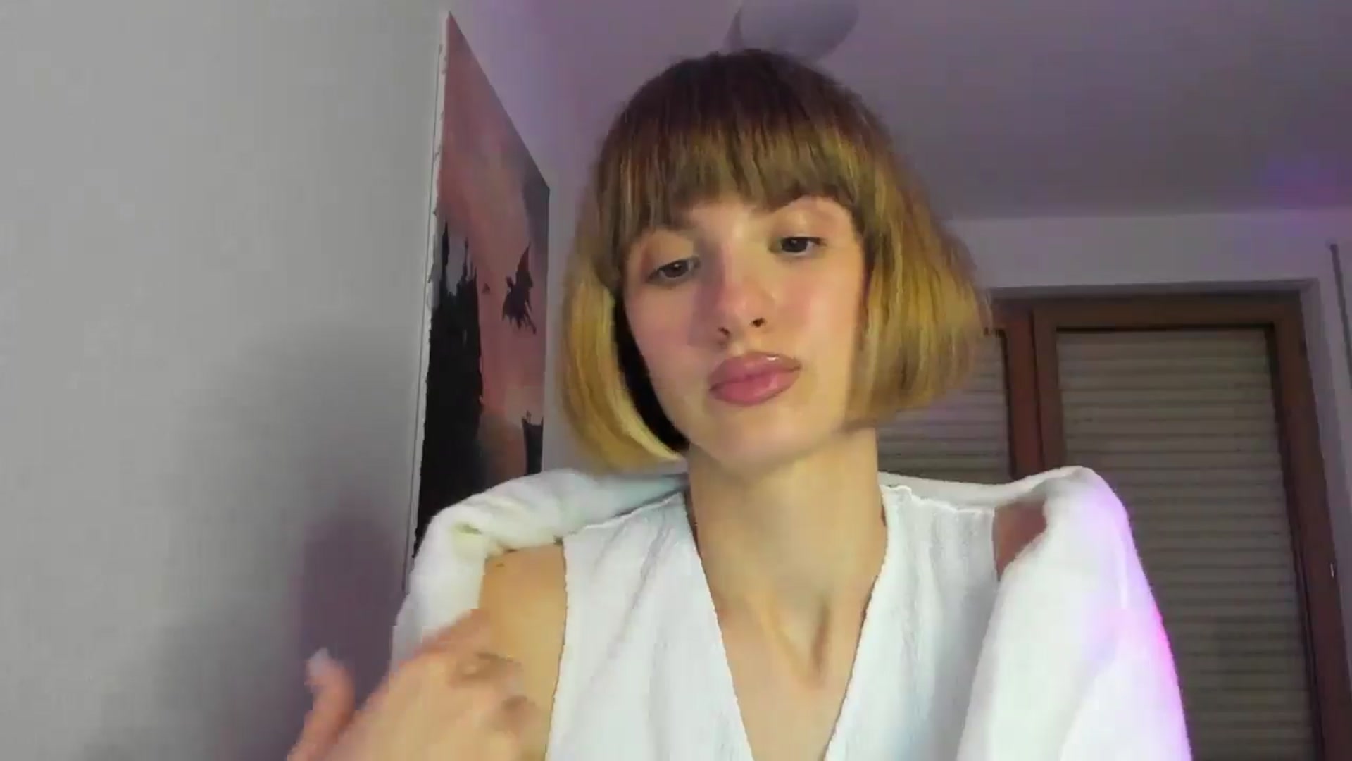 Gallery image thumbnail from WhoIsSofi's myfreecams stream on, 12/21/2025, 18:47 image 17 of 20