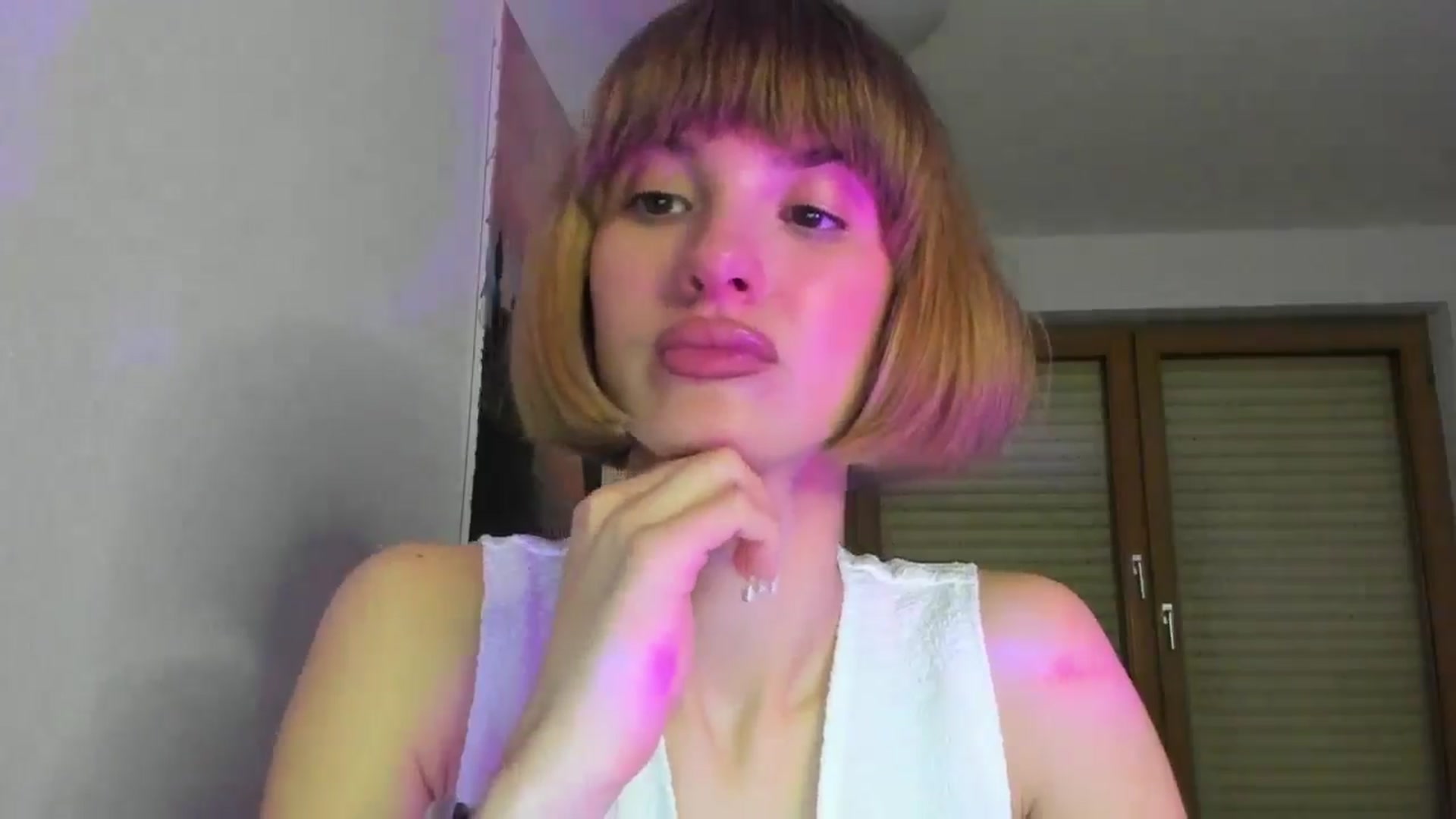 Gallery image thumbnail from WhoIsSofi's myfreecams stream on, 12/21/2025, 21:32 image 17 of 20