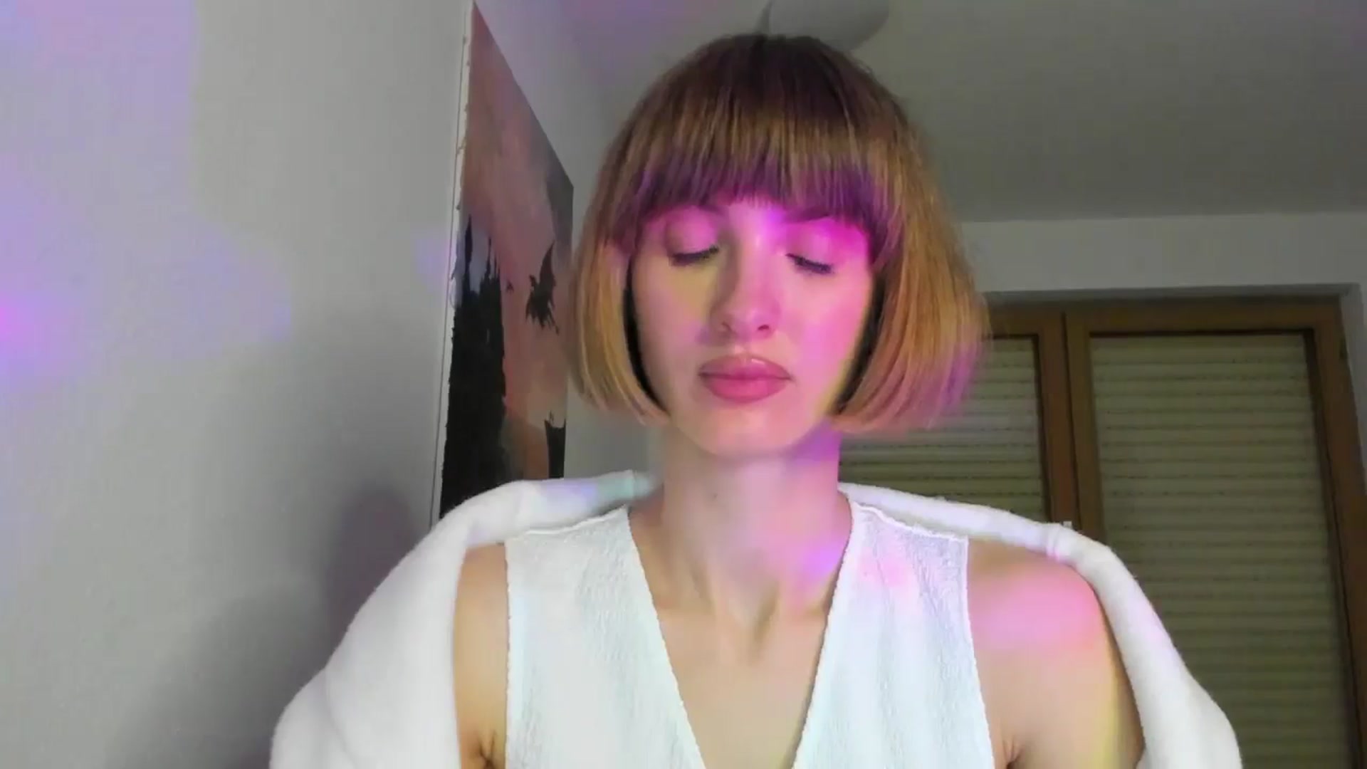 Gallery image thumbnail from WhoIsSofi's myfreecams stream on, 12/21/2025, 21:32 image 5 of 20