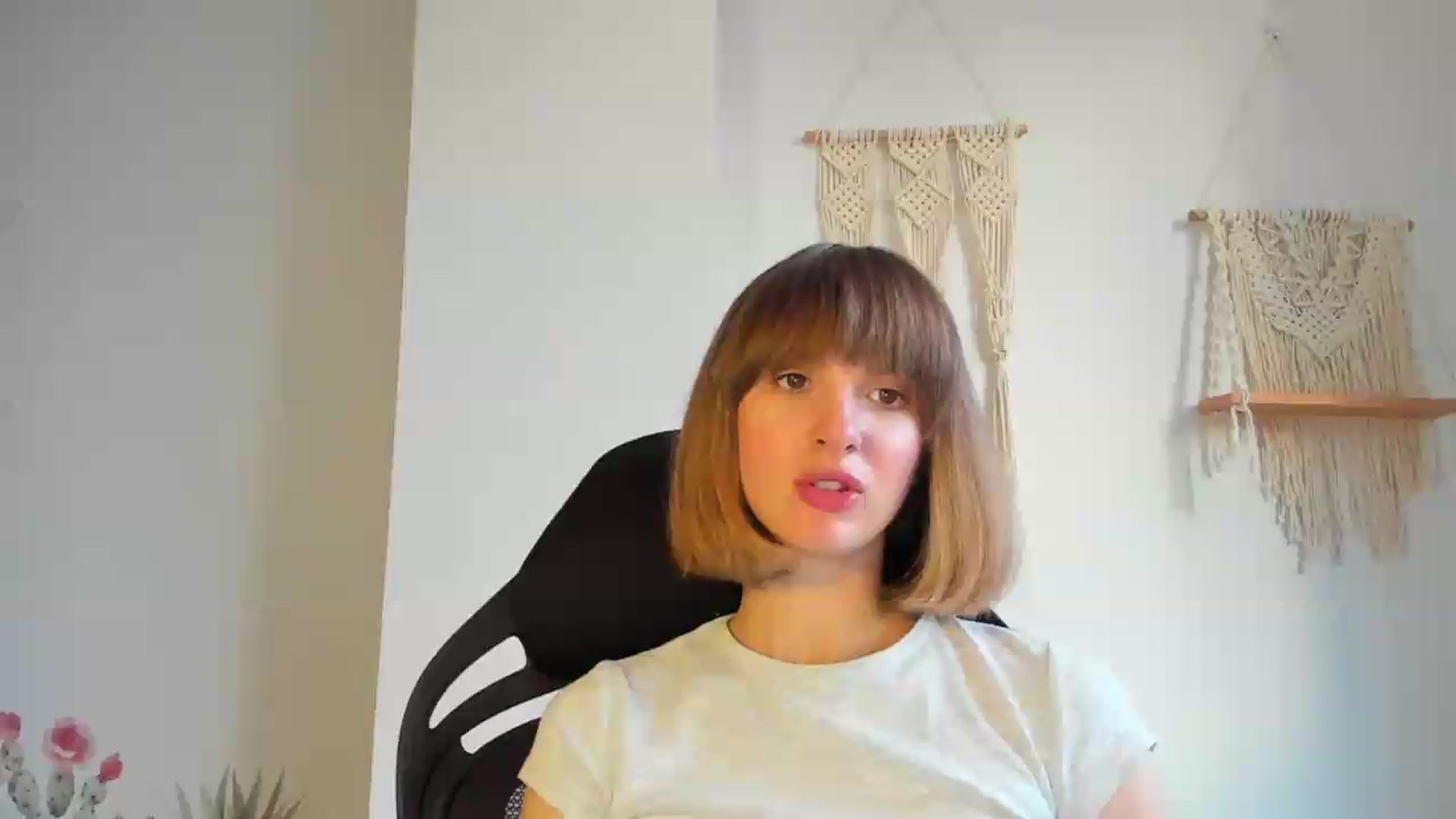 Gallery image thumbnail from WhoIsSofi's myfreecams stream on, 06/25/2026, 16:41 image 1 of 20