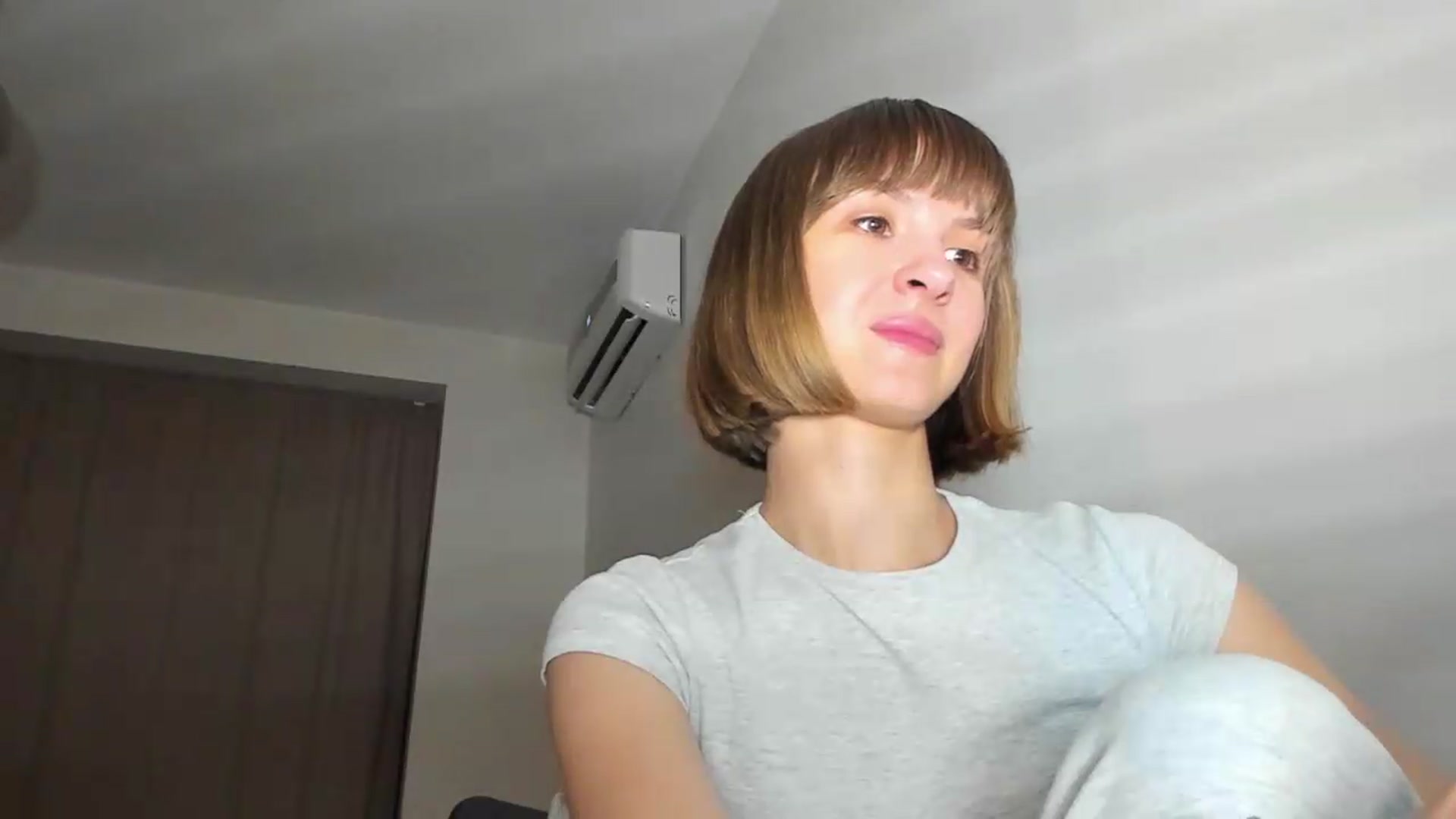 Gallery image thumbnail from WhoIsSofi's myfreecams stream on, 07/12/2026, 23:01 image 4 of 20