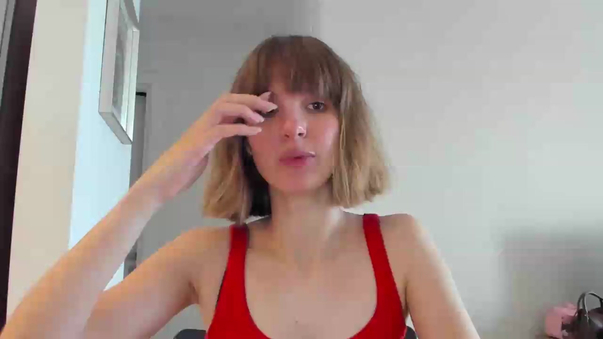 Gallery image thumbnail from WhoIsSofi's myfreecams stream on, 08/06/2026, 13:46 image 10 of 20