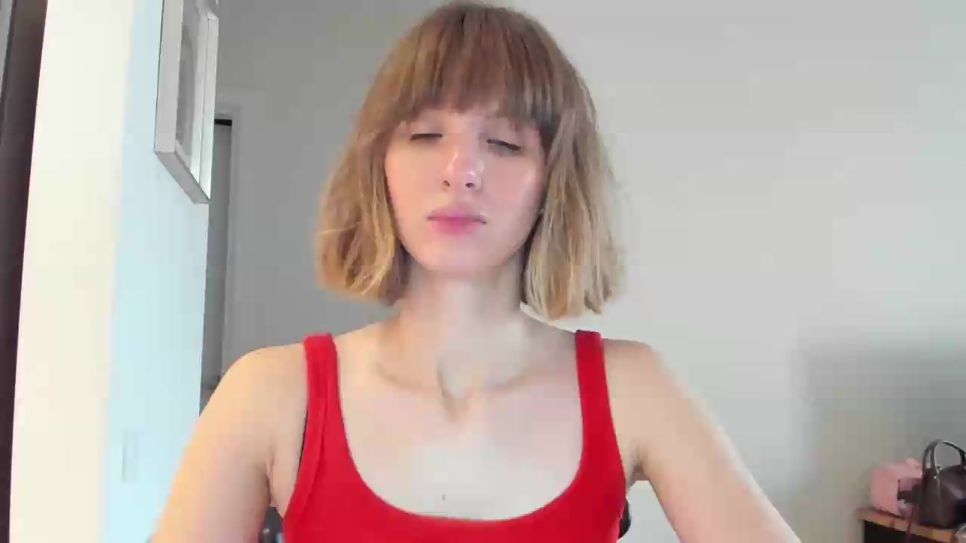 Gallery image thumbnail from WhoIsSofi's myfreecams stream on, 08/06/2026, 15:58 image 14 of 20