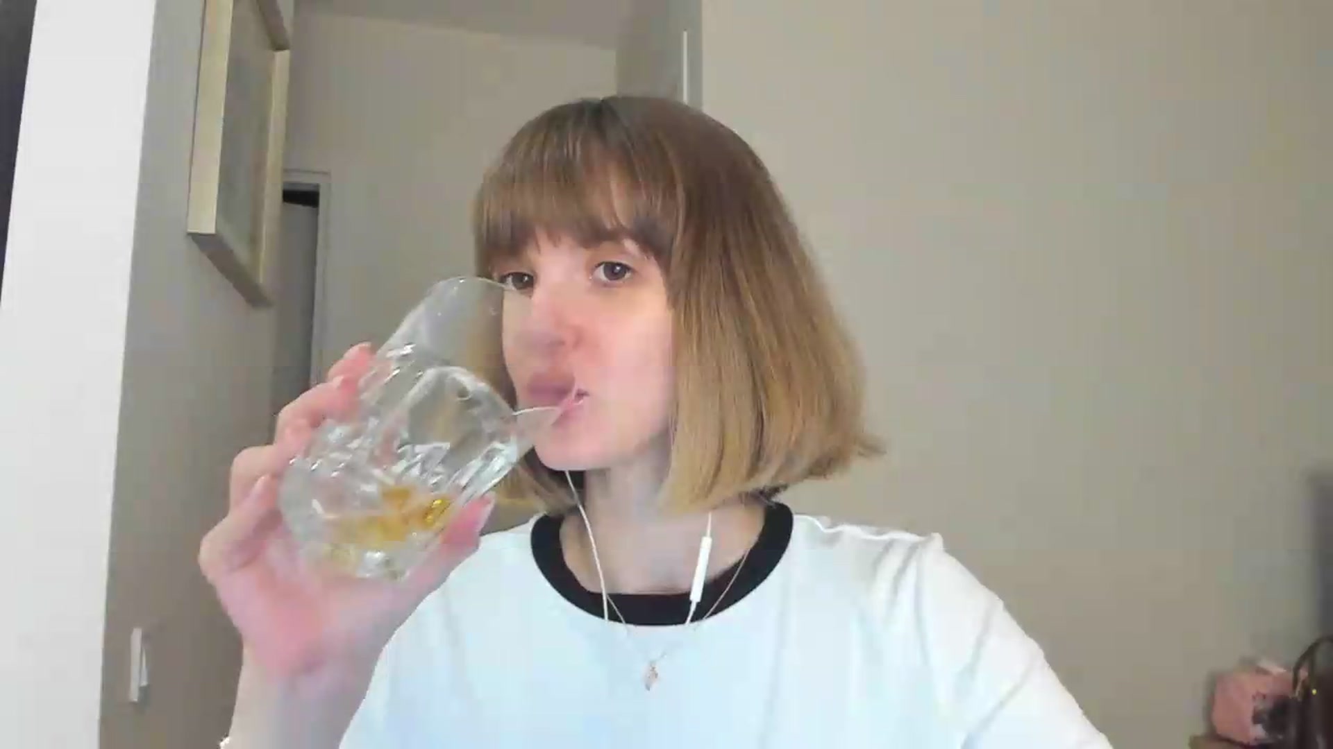 Gallery image thumbnail from WhoIsSofi's myfreecams stream on, 08/10/2026, 22:00 image 2 of 20