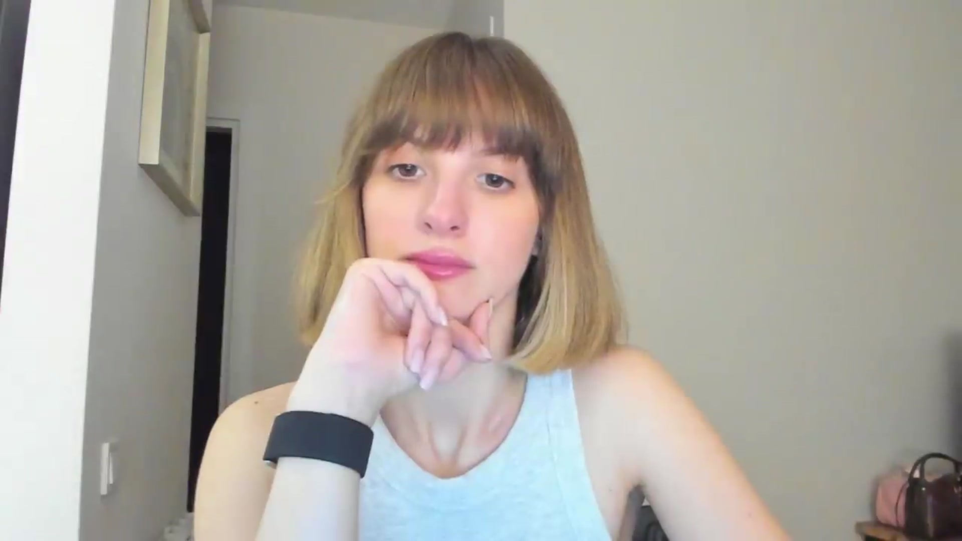 Gallery image thumbnail from WhoIsSofi's myfreecams stream on, 08/13/2026, 22:35 image 9 of 20