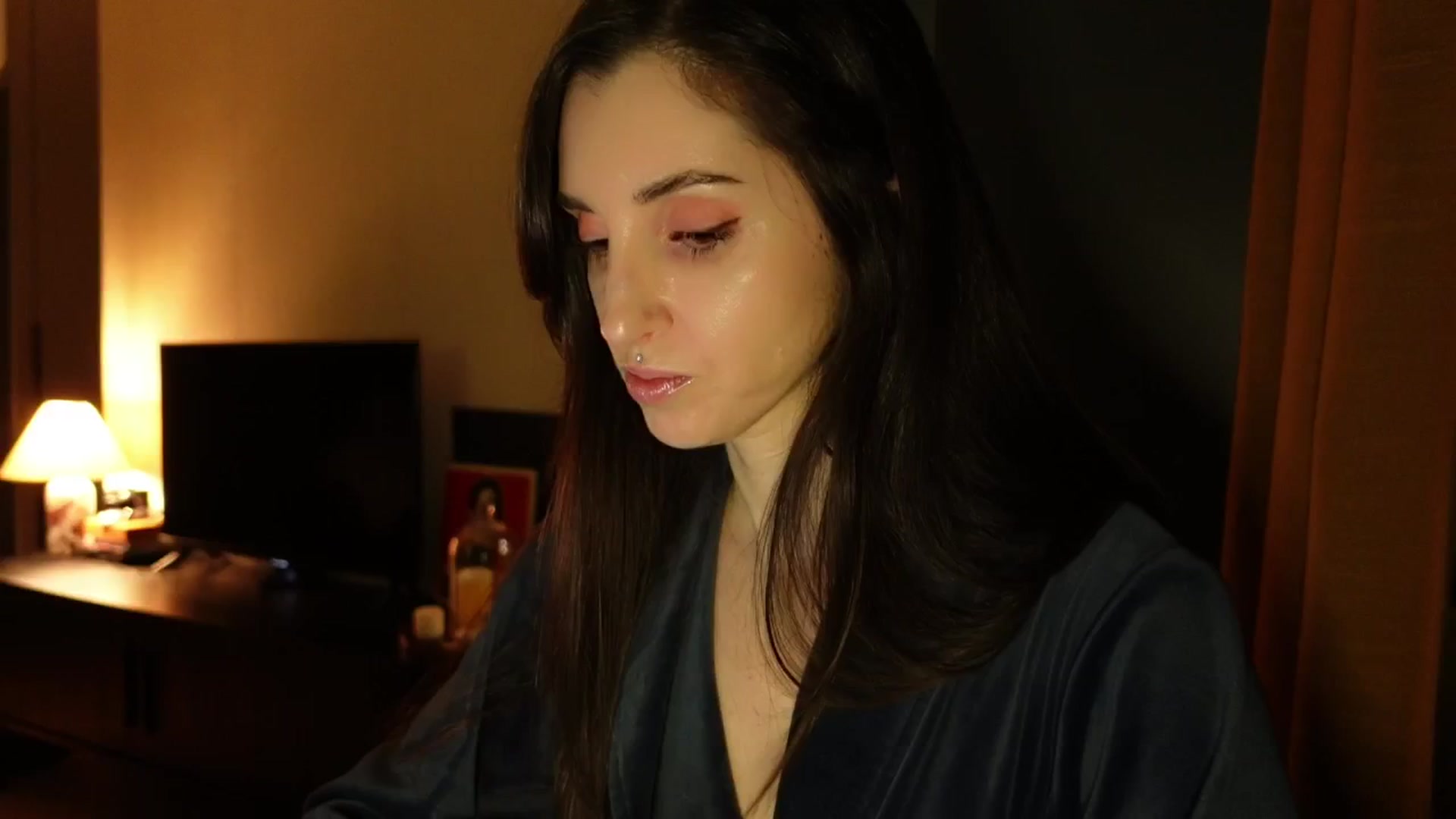Gallery image thumbnail from Who_The's myfreecams stream on, 03/10/2026, 24:31 image 3 of 20